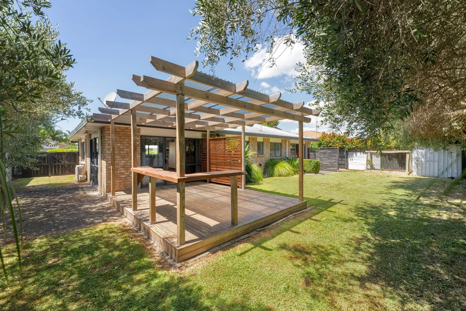71 Romana Crescent