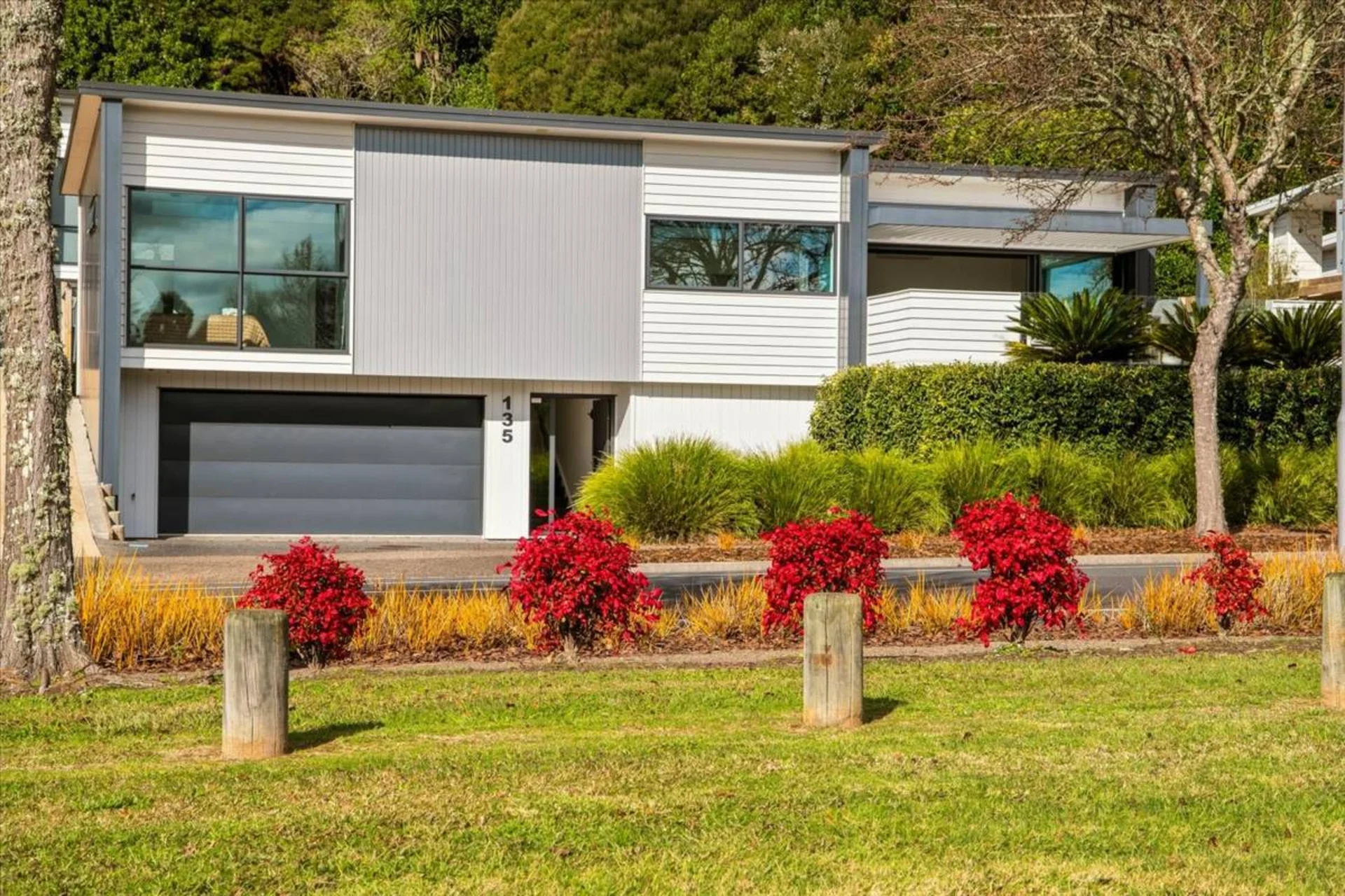 135 Lakes Boulevard