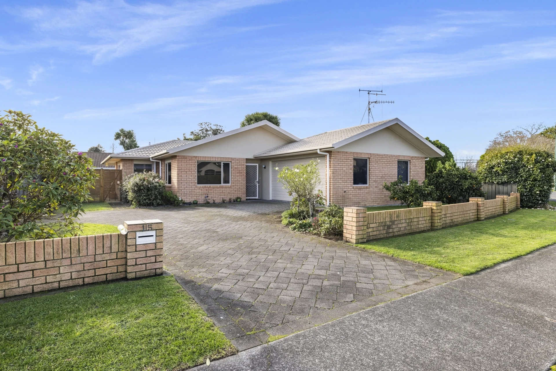 15 Pembroke Drive