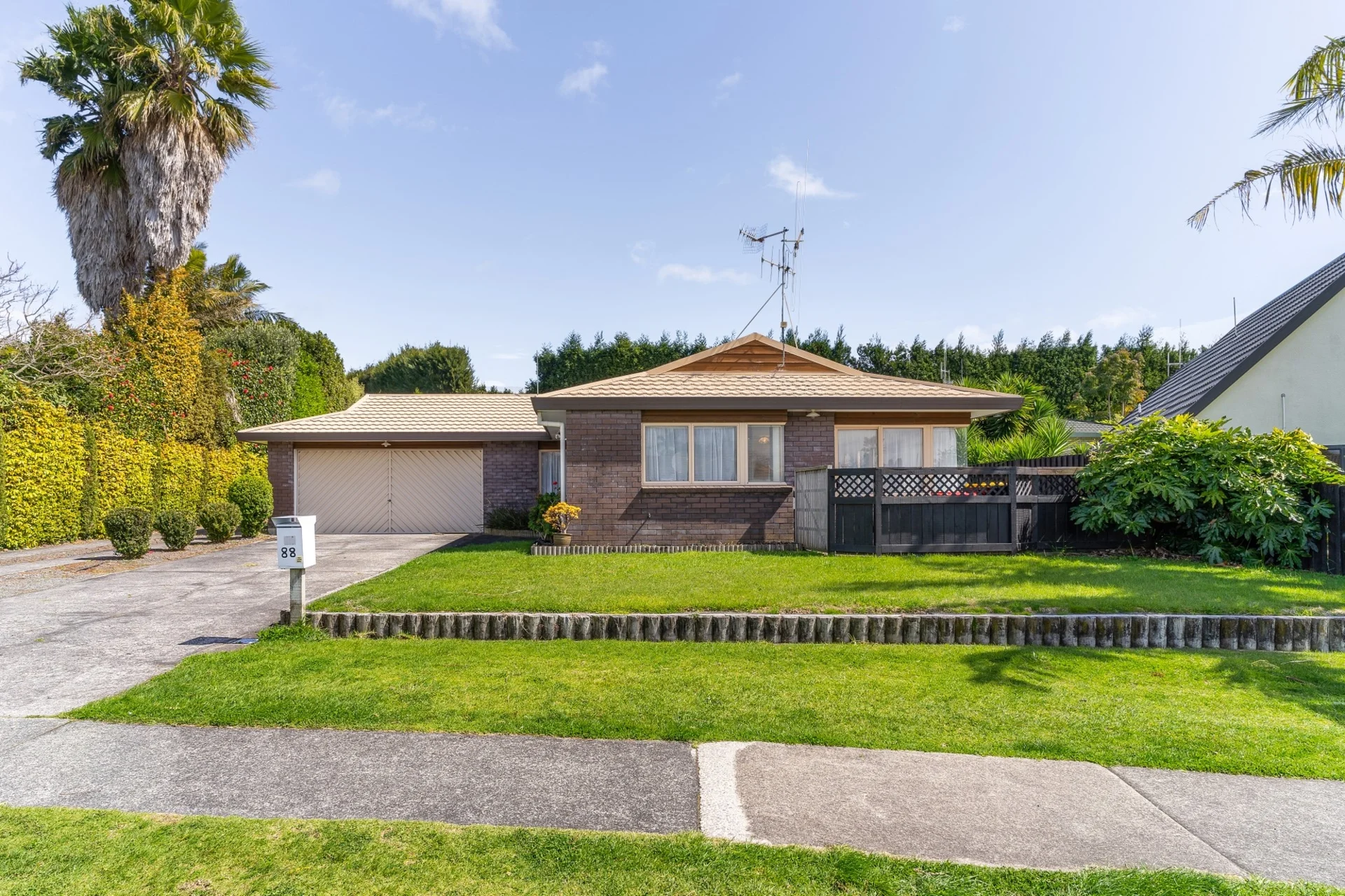 88 Russley Drive