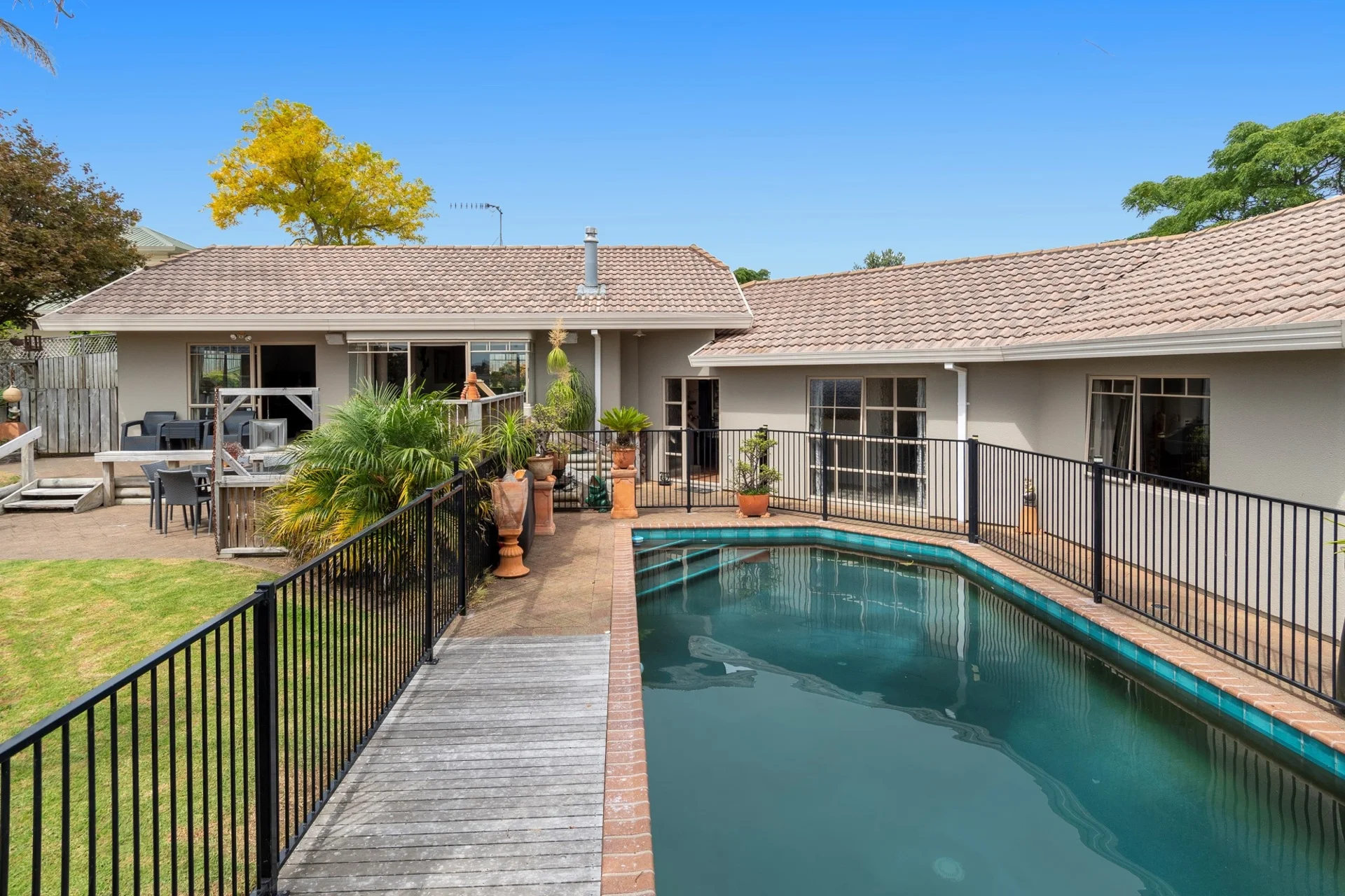 14 Cloverlea Walk