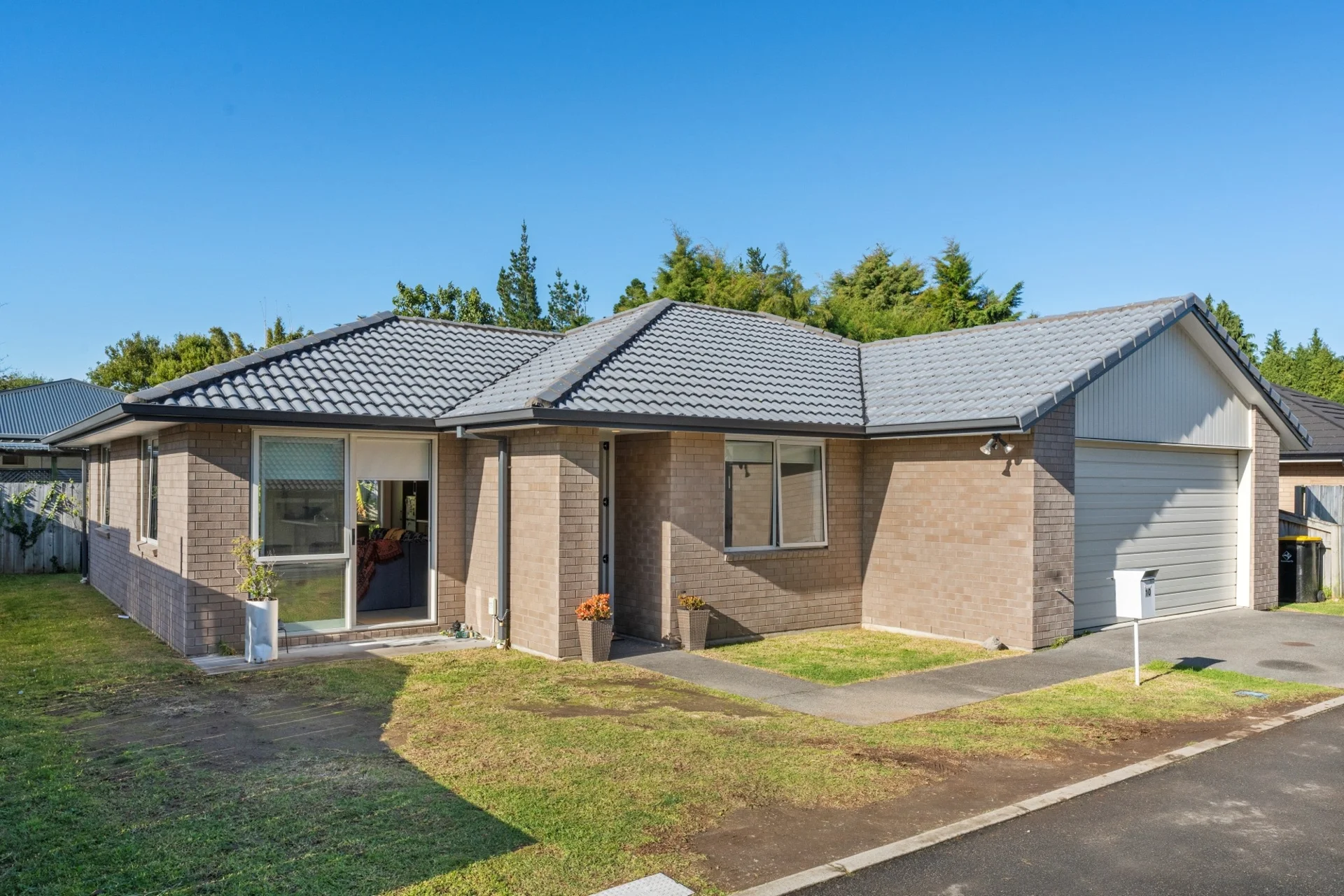10 Himalayan Close