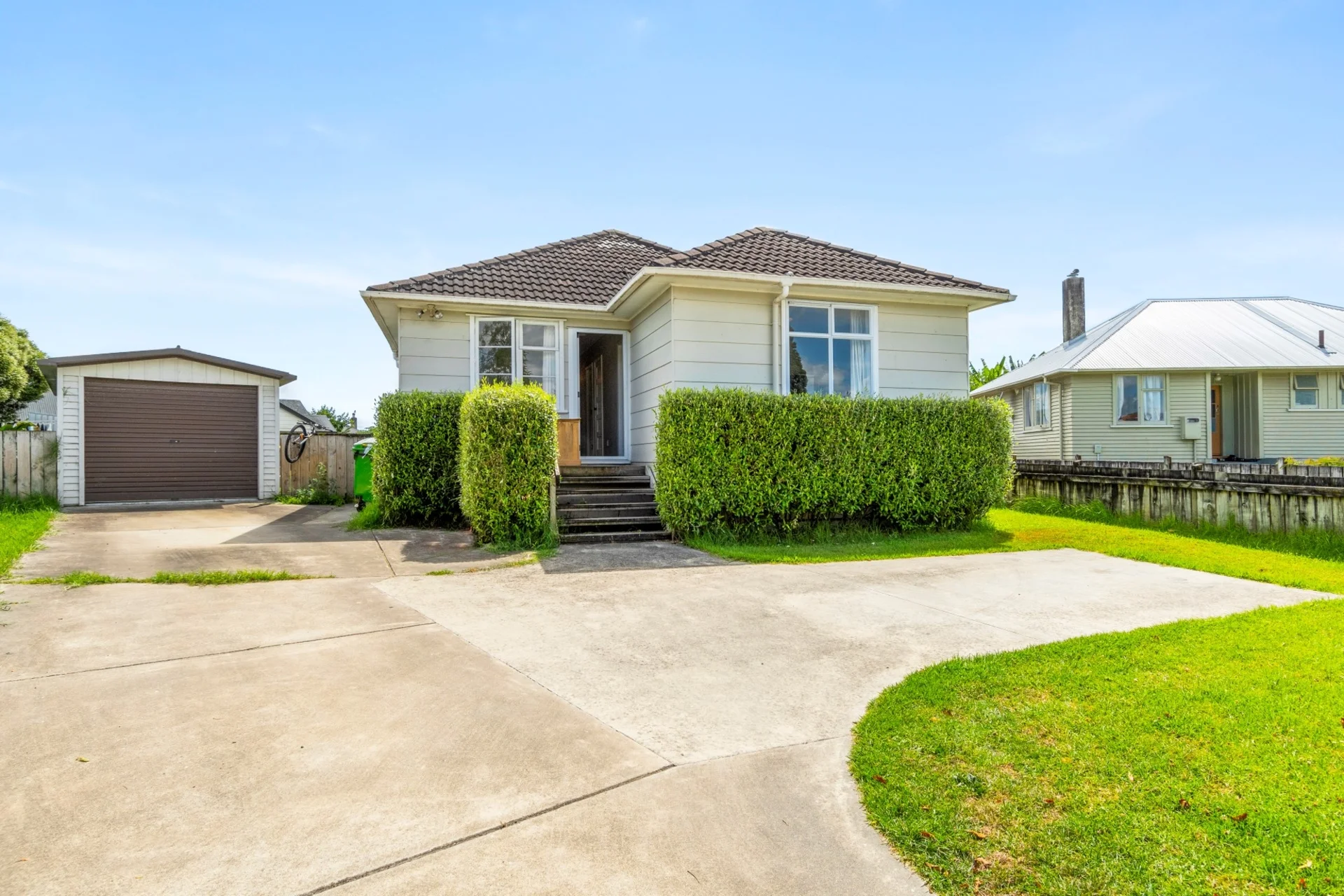 11 Surrey Grove
