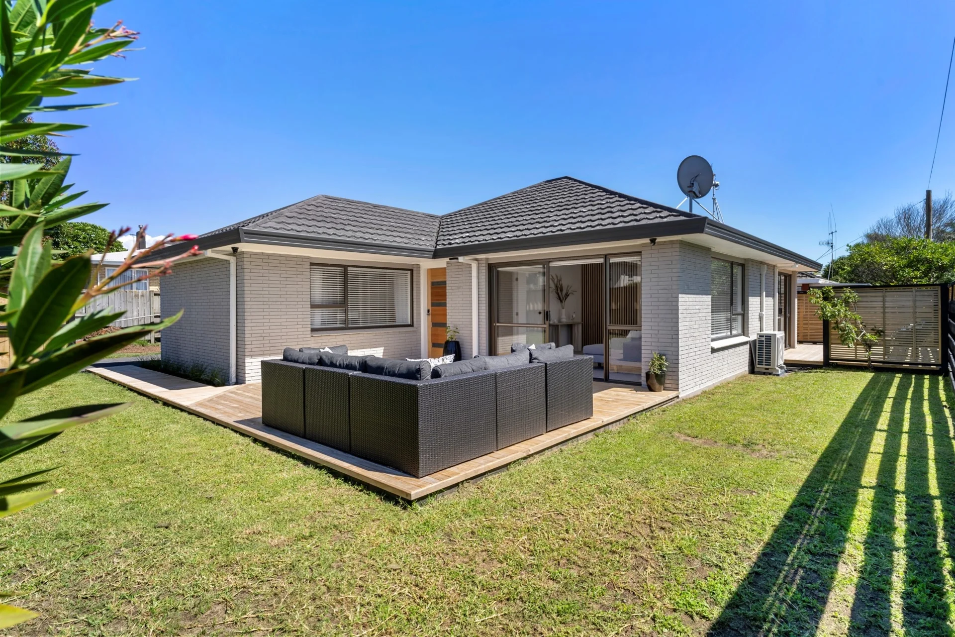 1/25A Golf Road