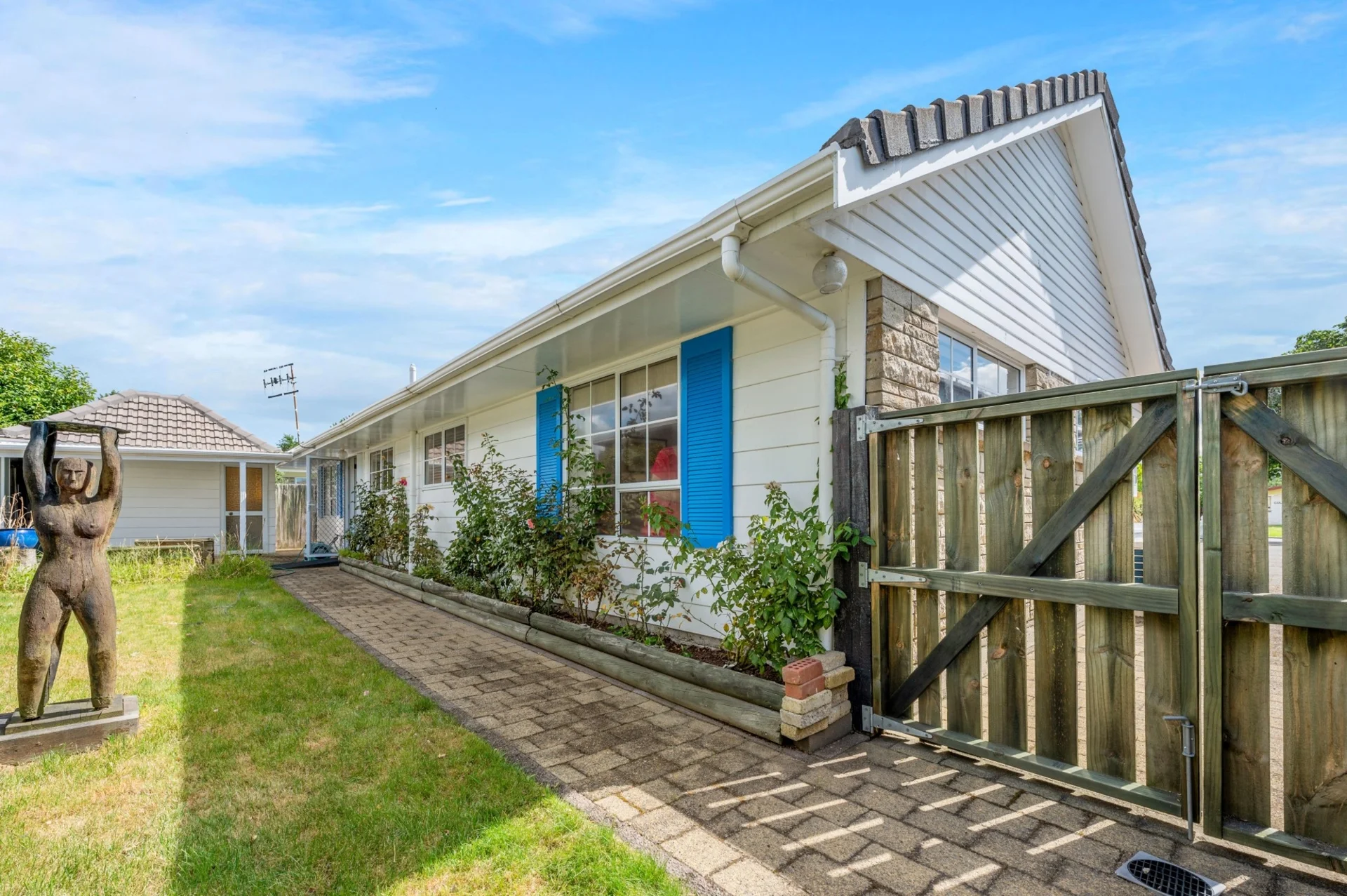 24A Deere Avenue