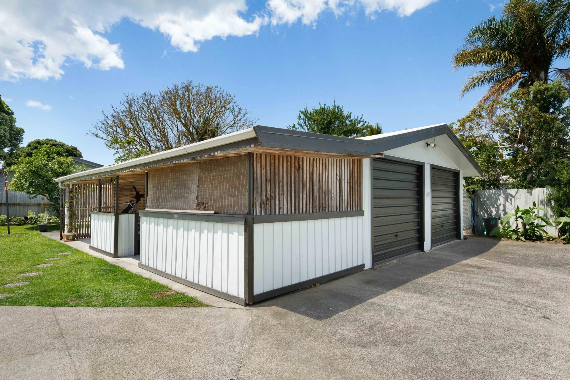 16 Athenree Road