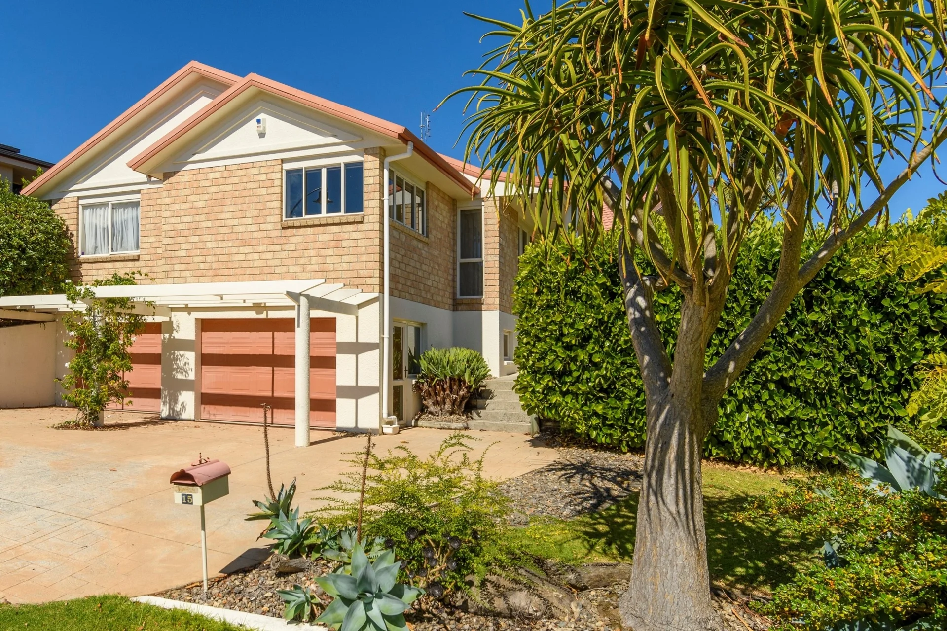 15 Sterling Gate Drive
