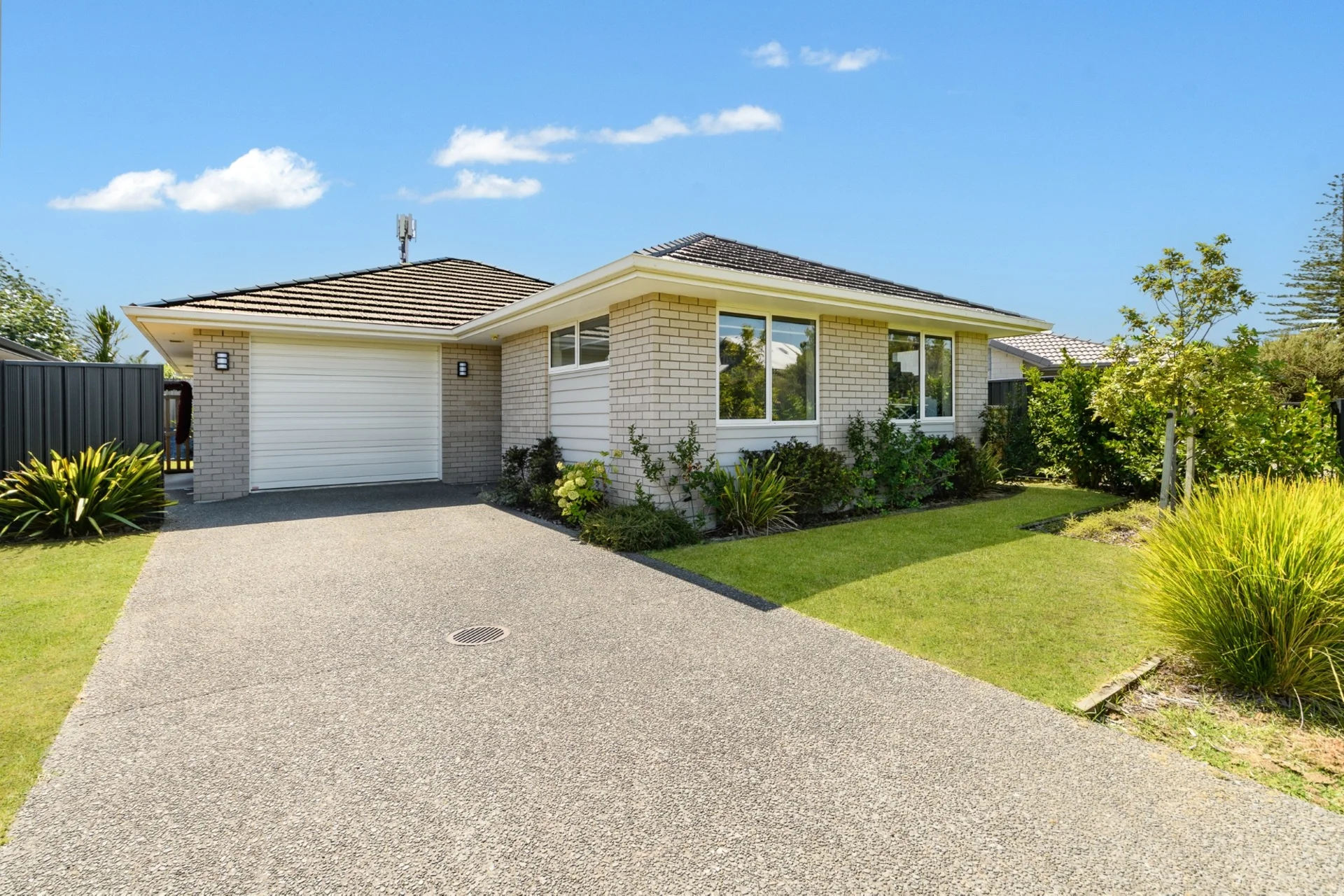 76 Sentinel Avenue