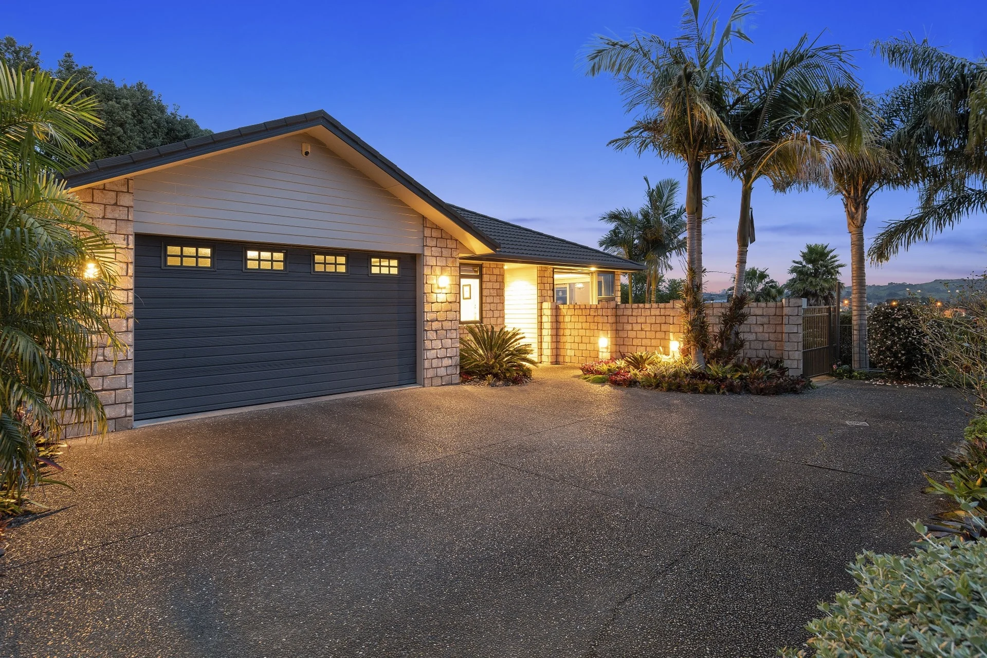 6 Ladera Mews