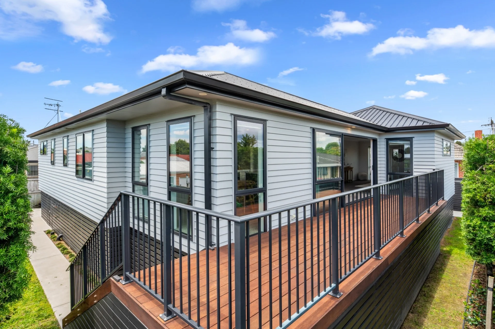 55A Pemberton Crescent