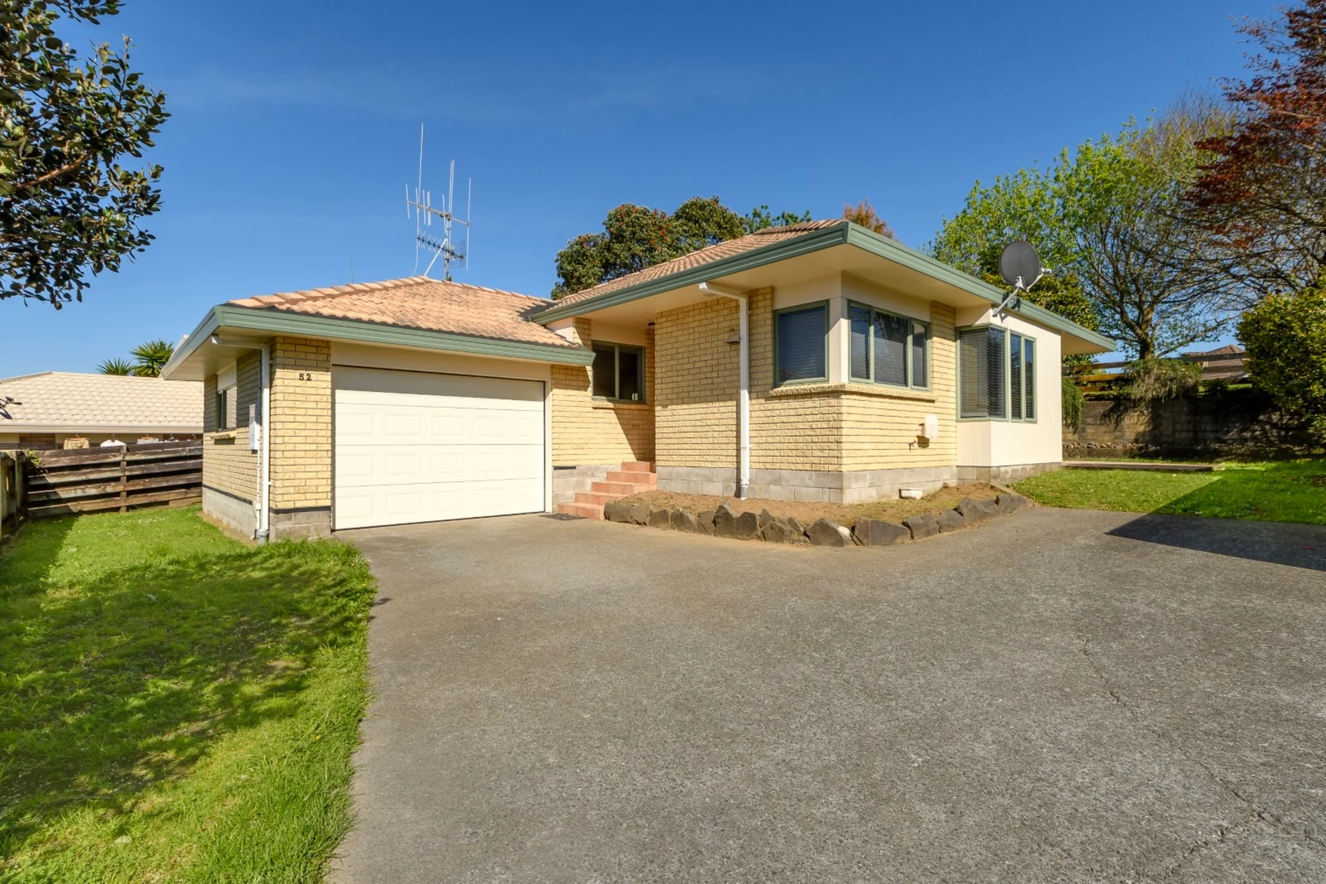 52 Robins Road