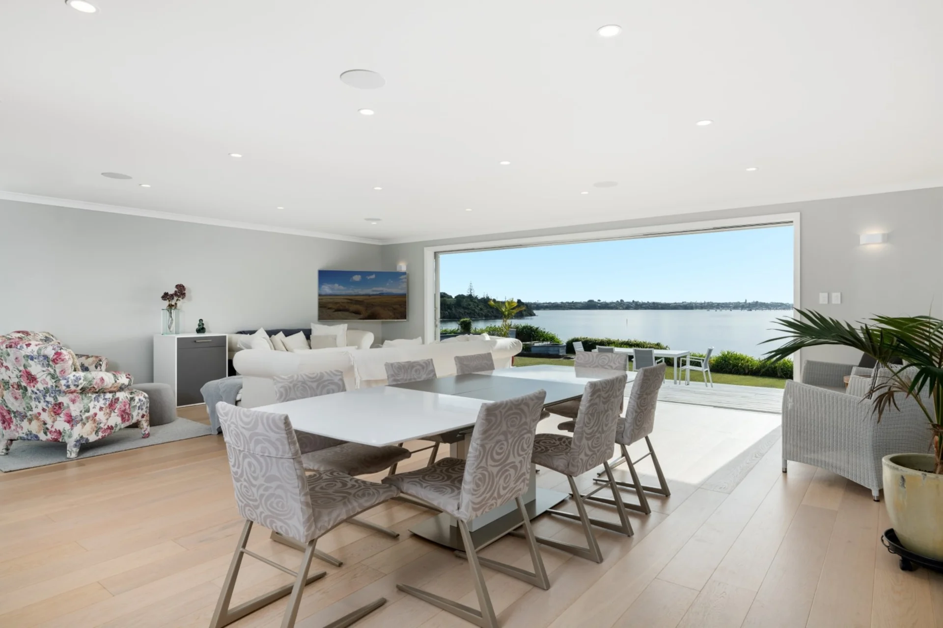 12 Fairlie Grove