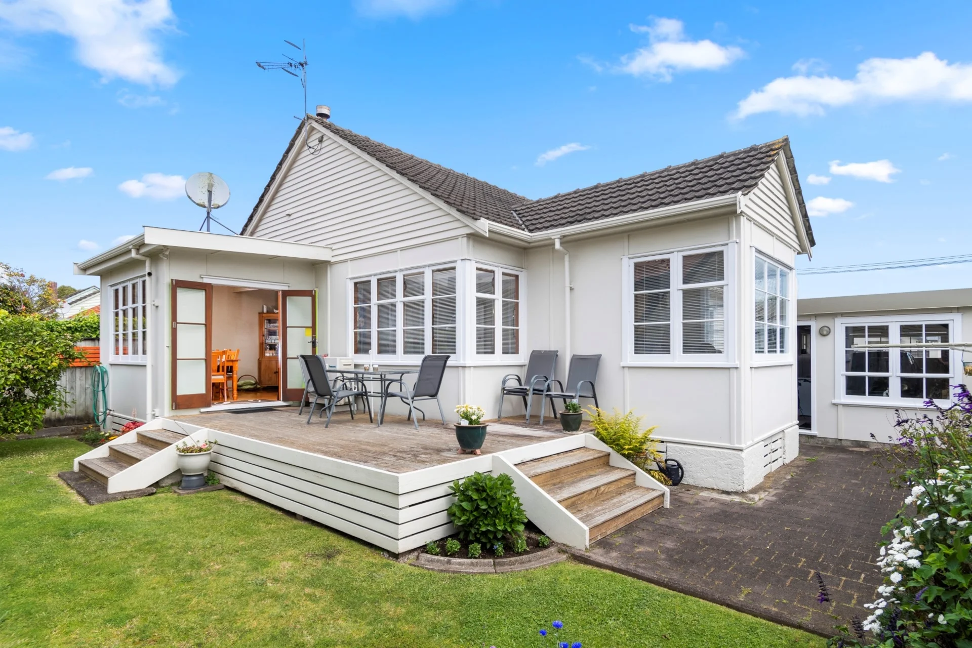 44 Twentieth Avenue