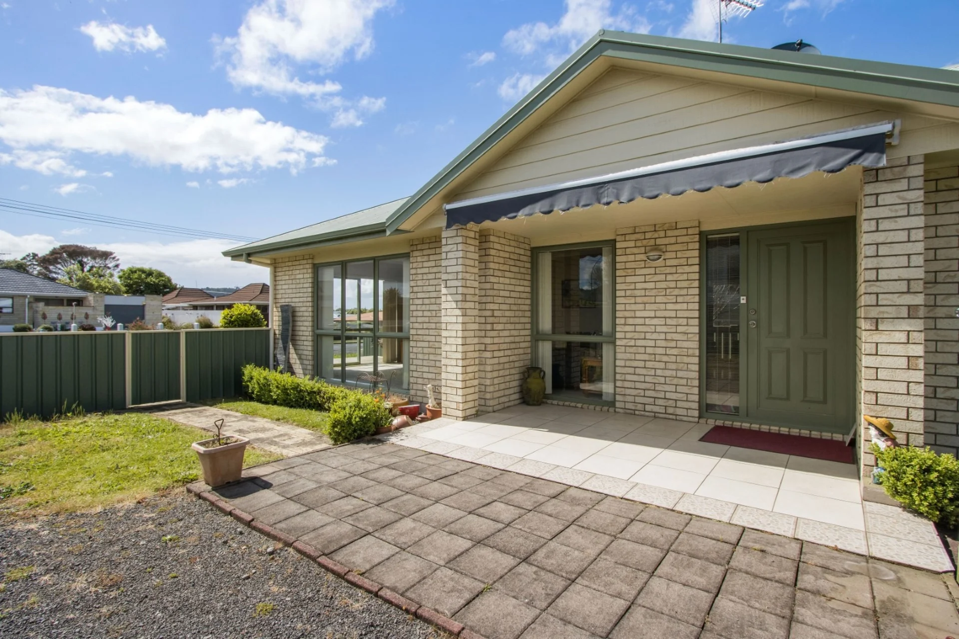 10 Silverton Road