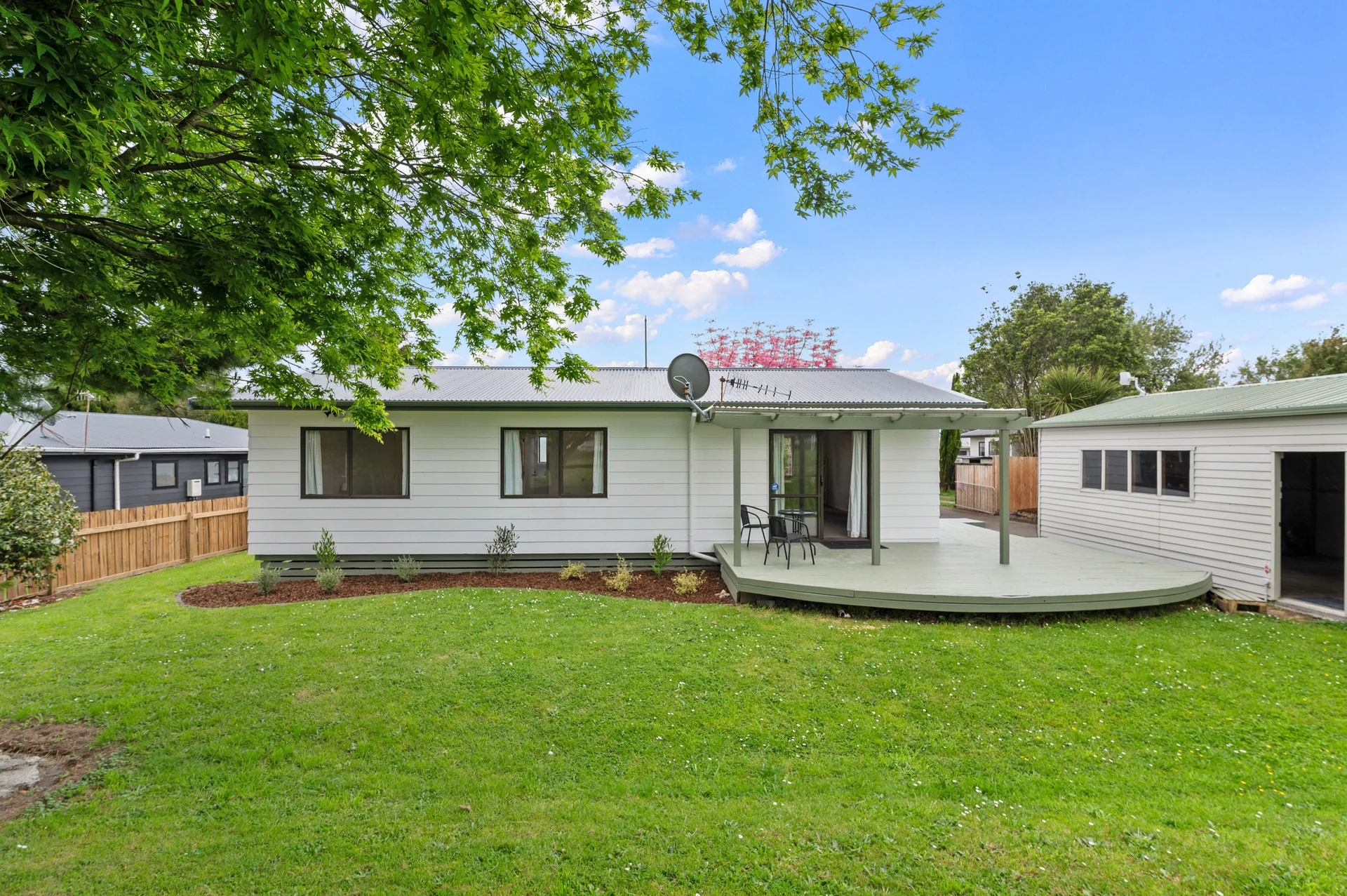 39B Dickens Street