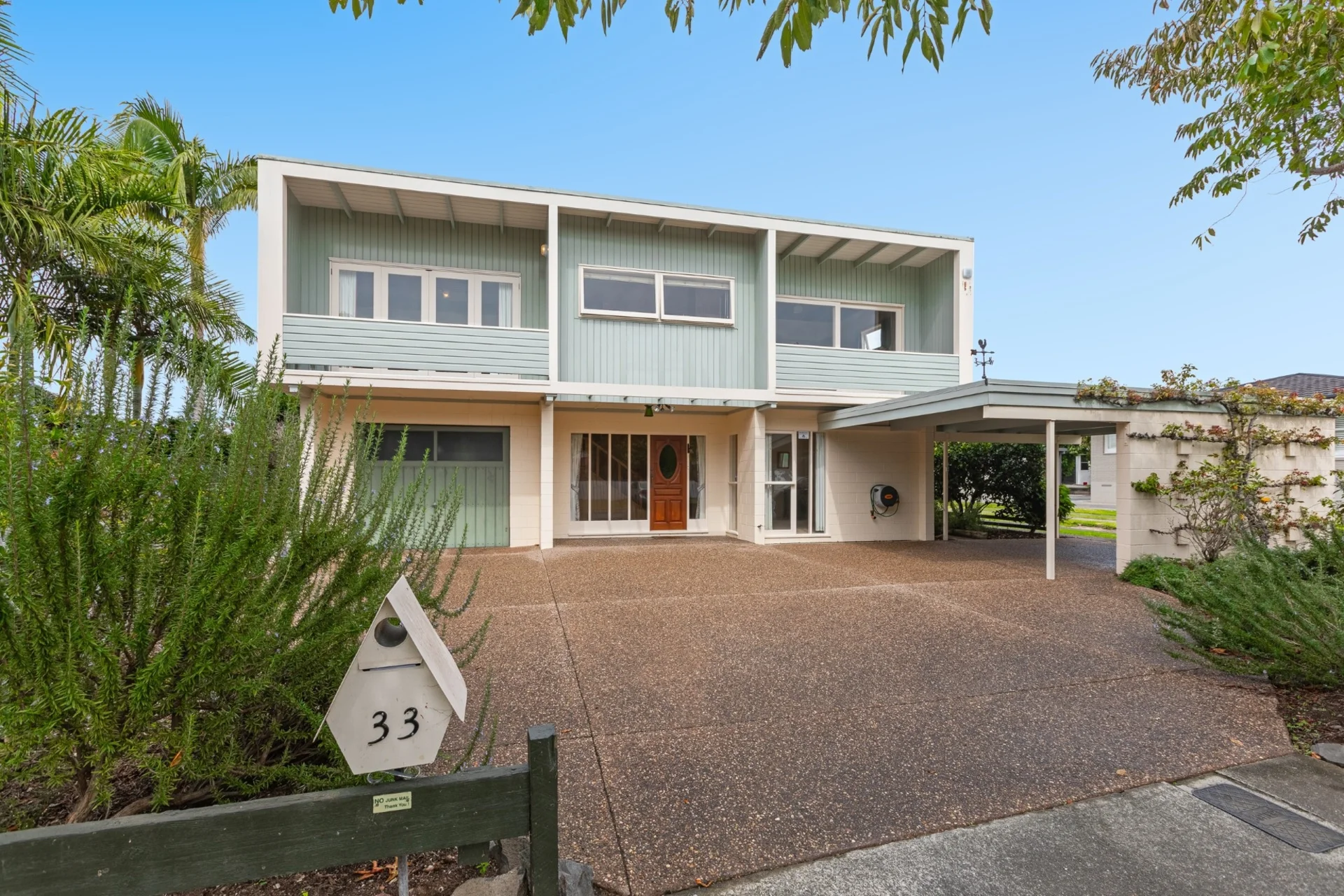 33 Hinewa Road