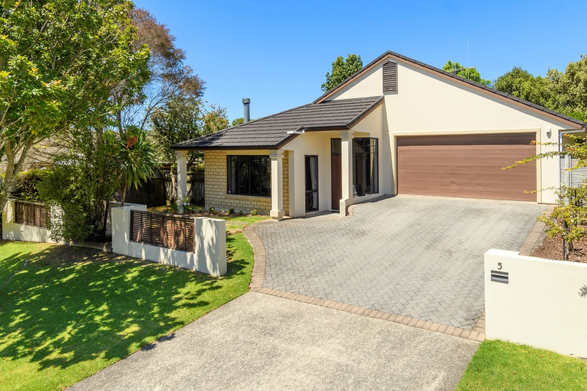 5 Sabana Place