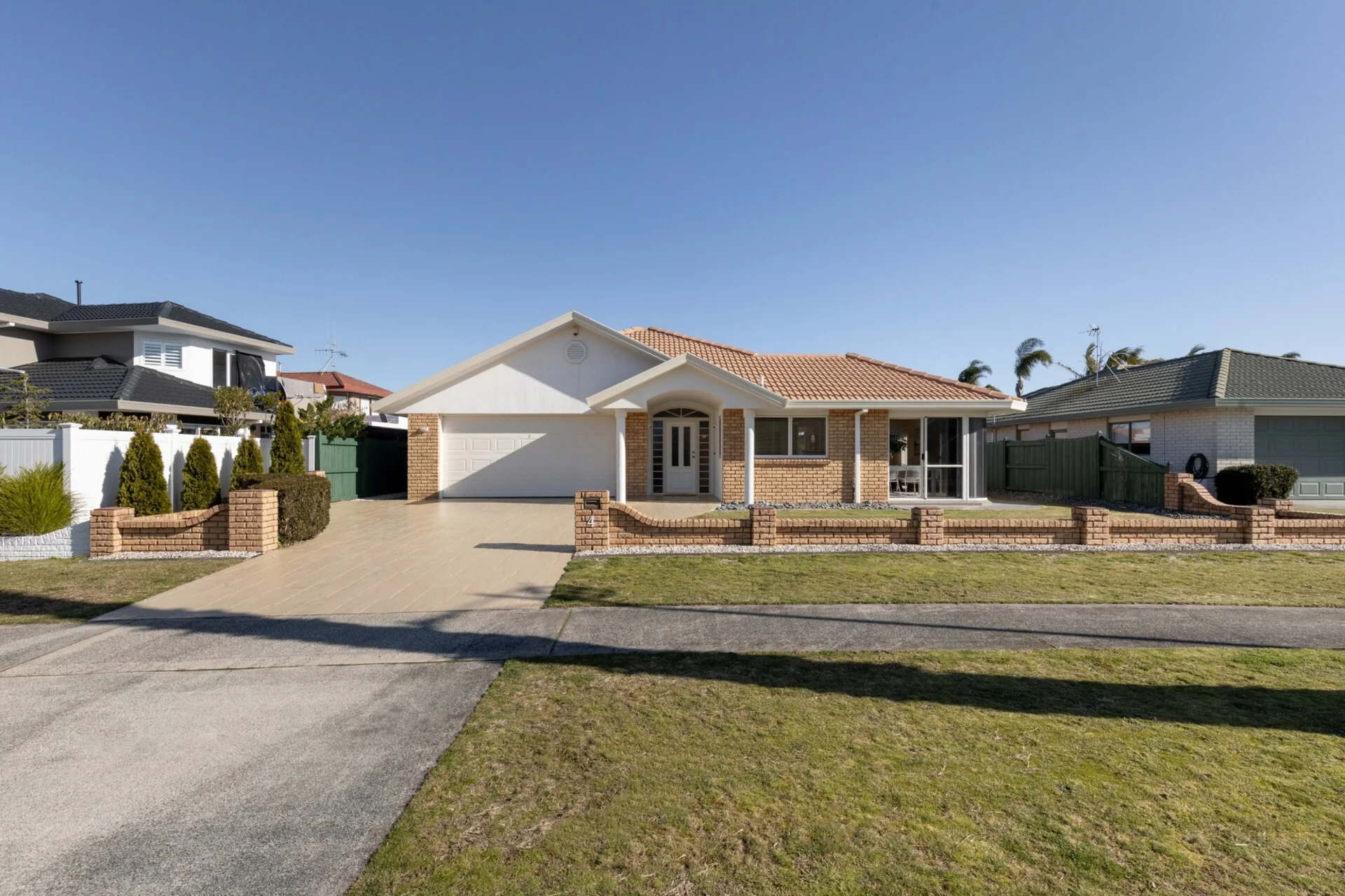 4 Monterey Key