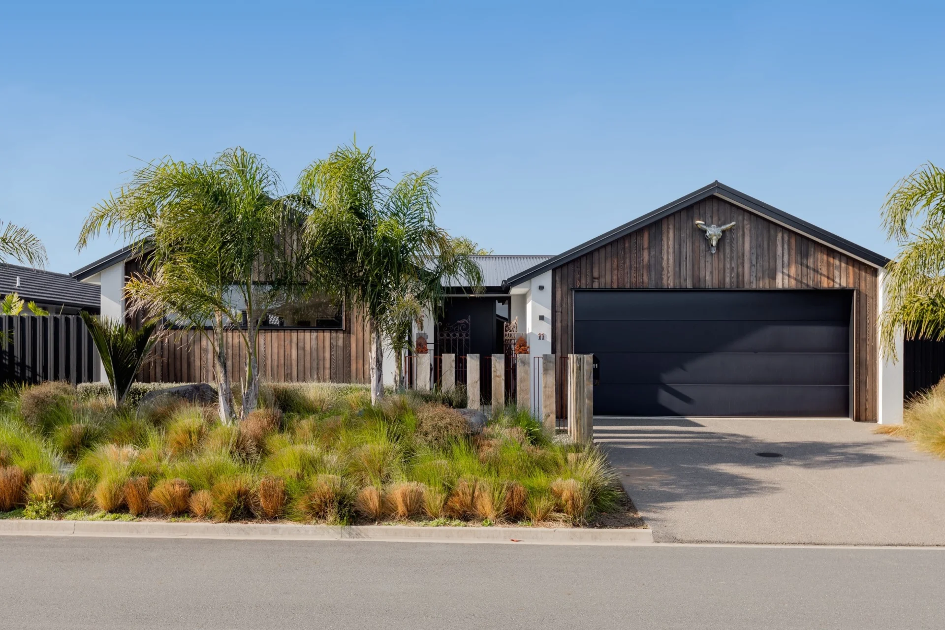 11 Hiria Crescent
