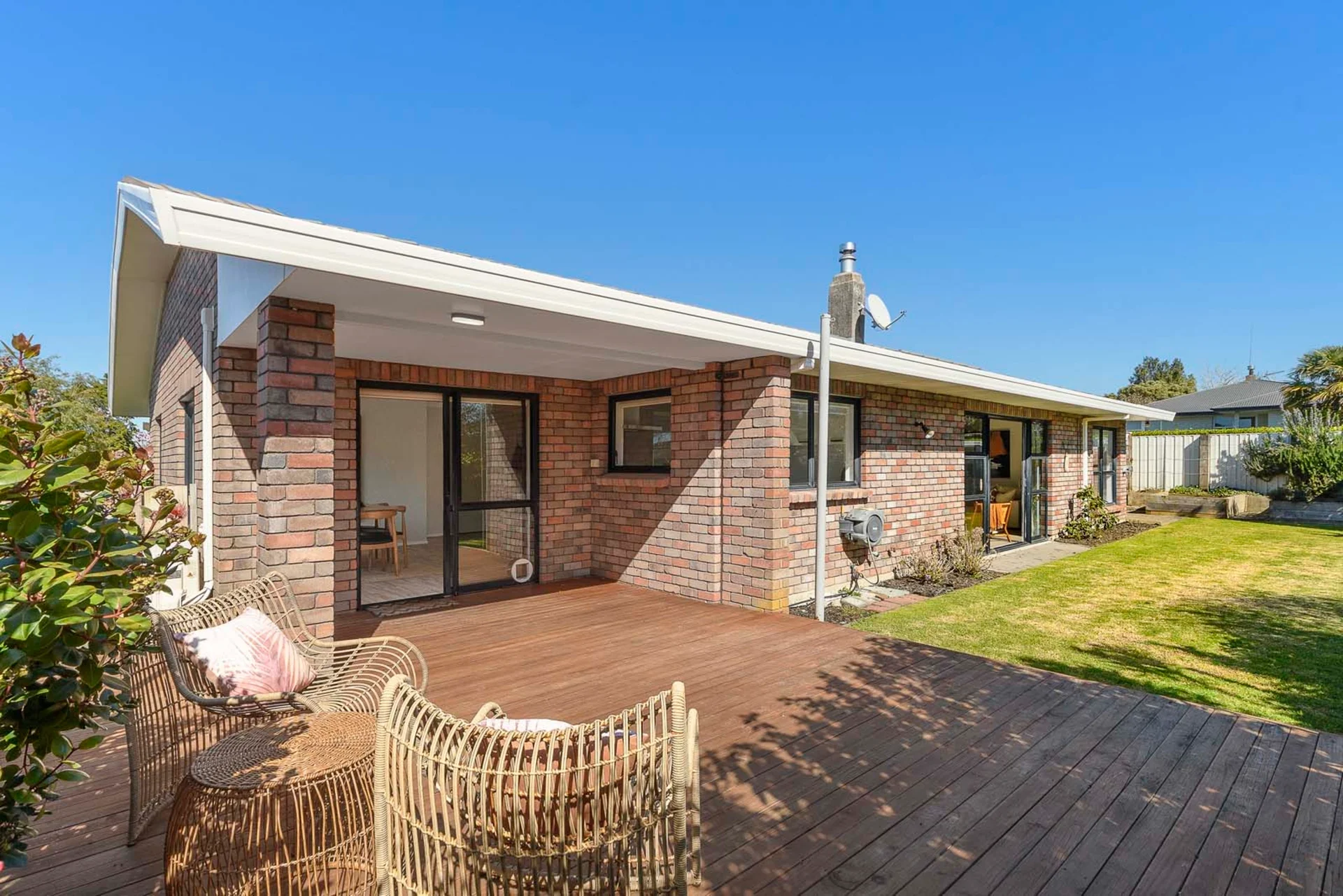 33 Heron Avenue East