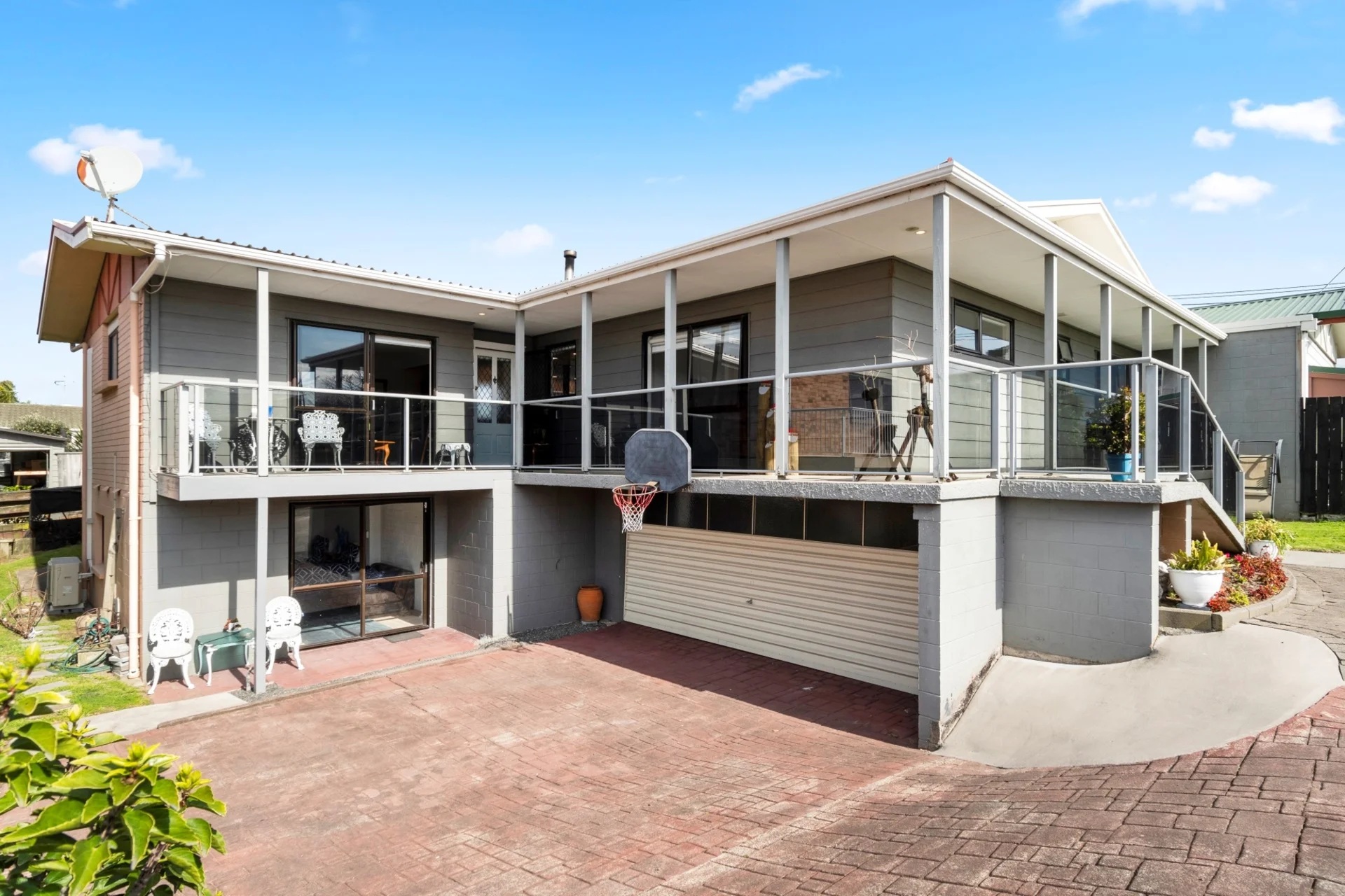 12 Tweed Street