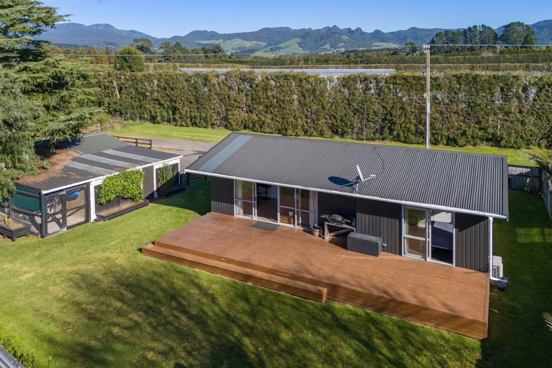 5 Thomas Road
