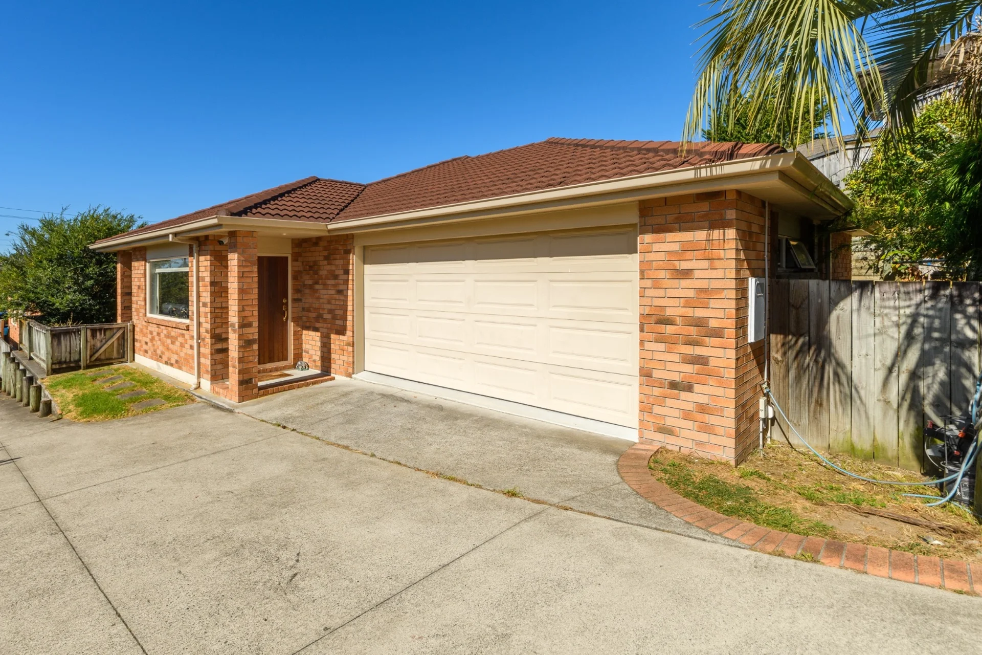 93 Kinloch Way