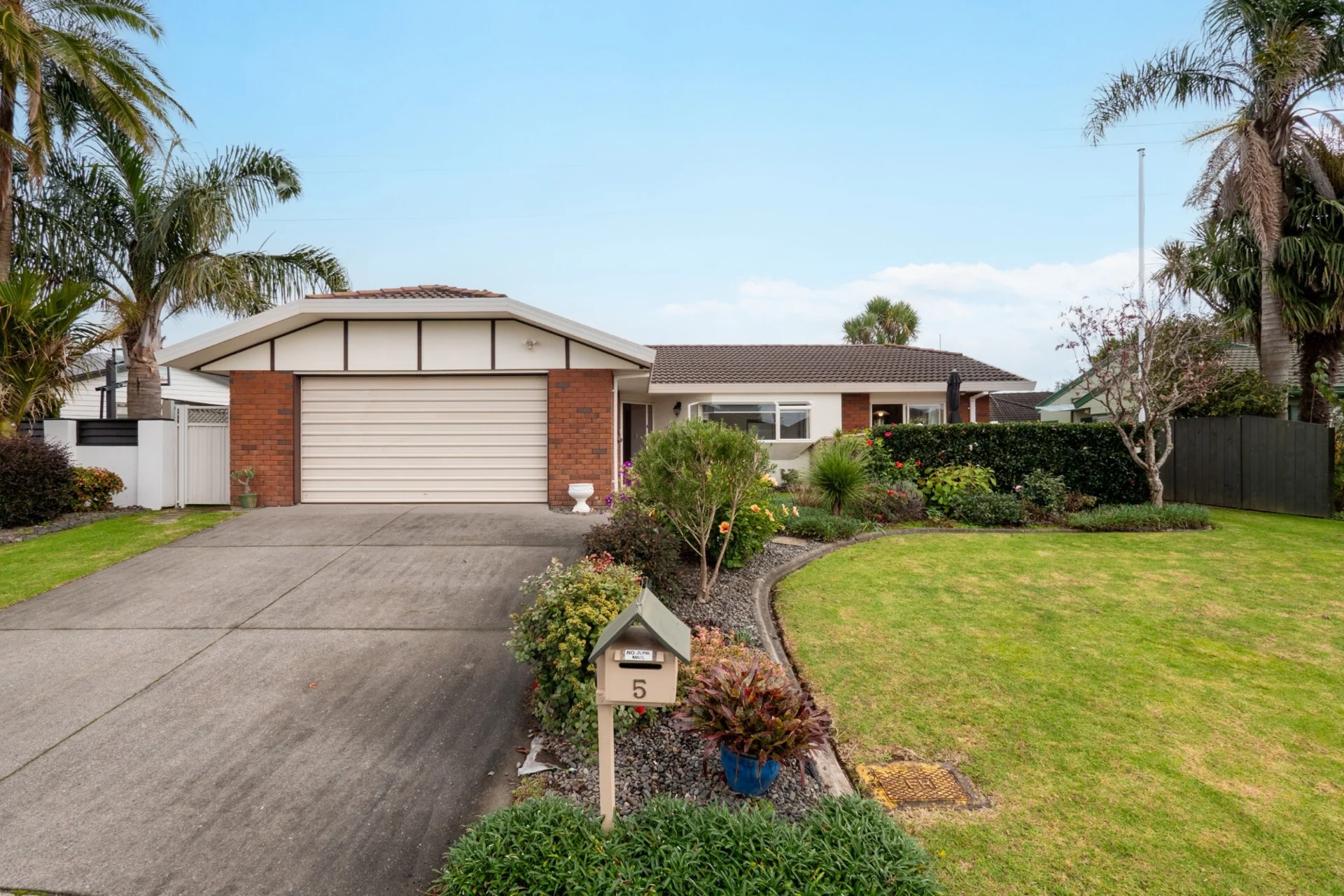 5 Plover Place