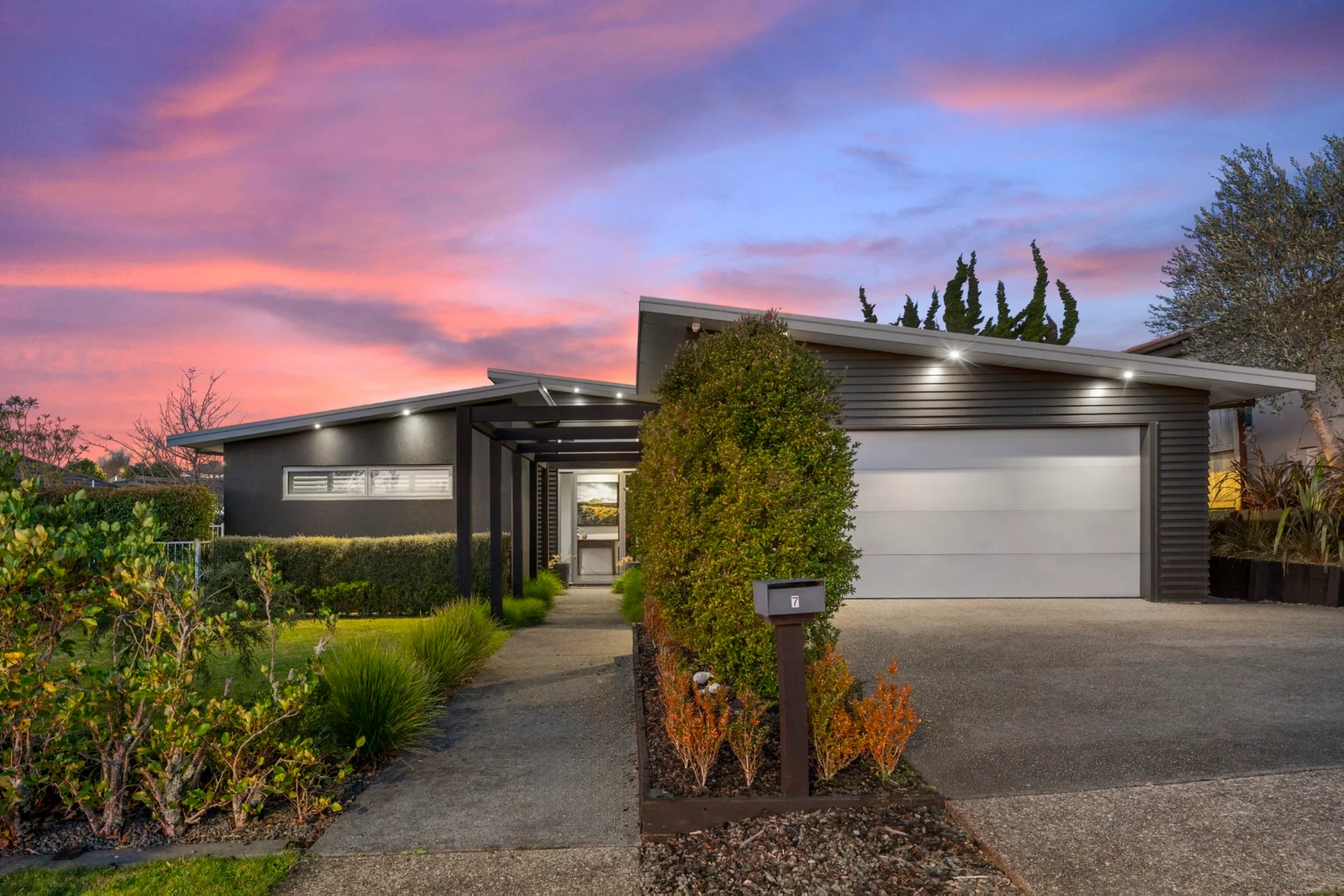 7 Rexford Heights