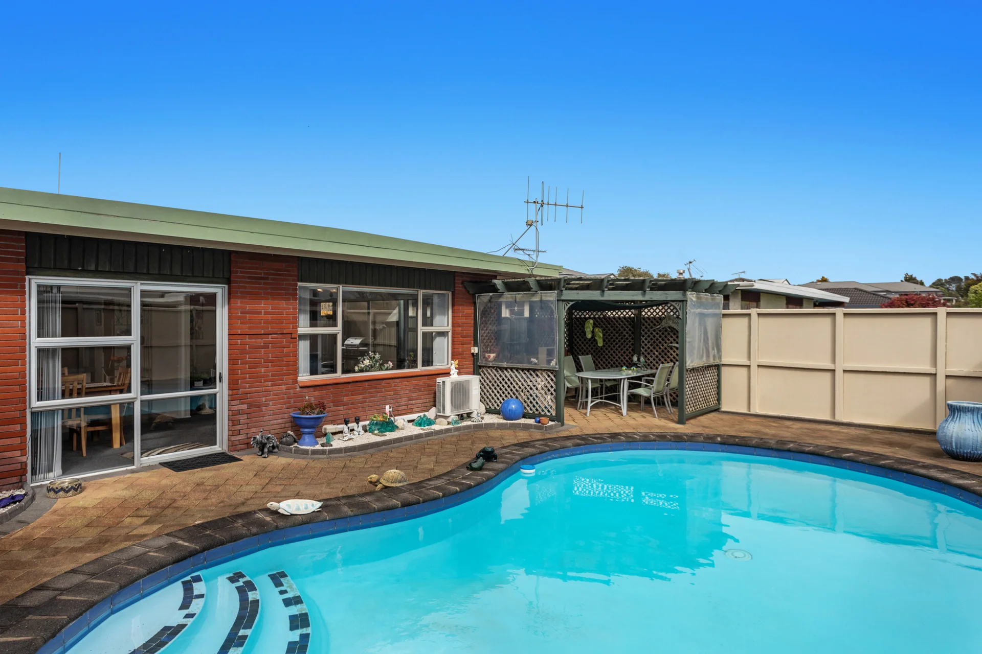 17 Hikurangi Street