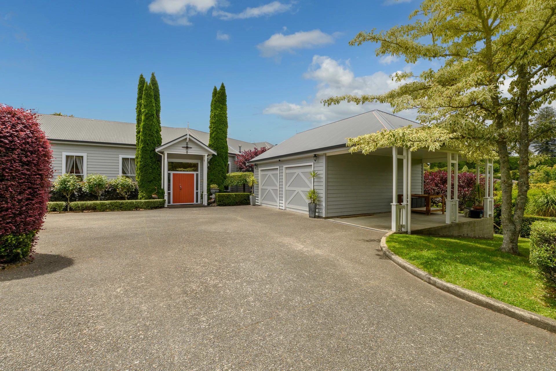 59 Contour Avenue