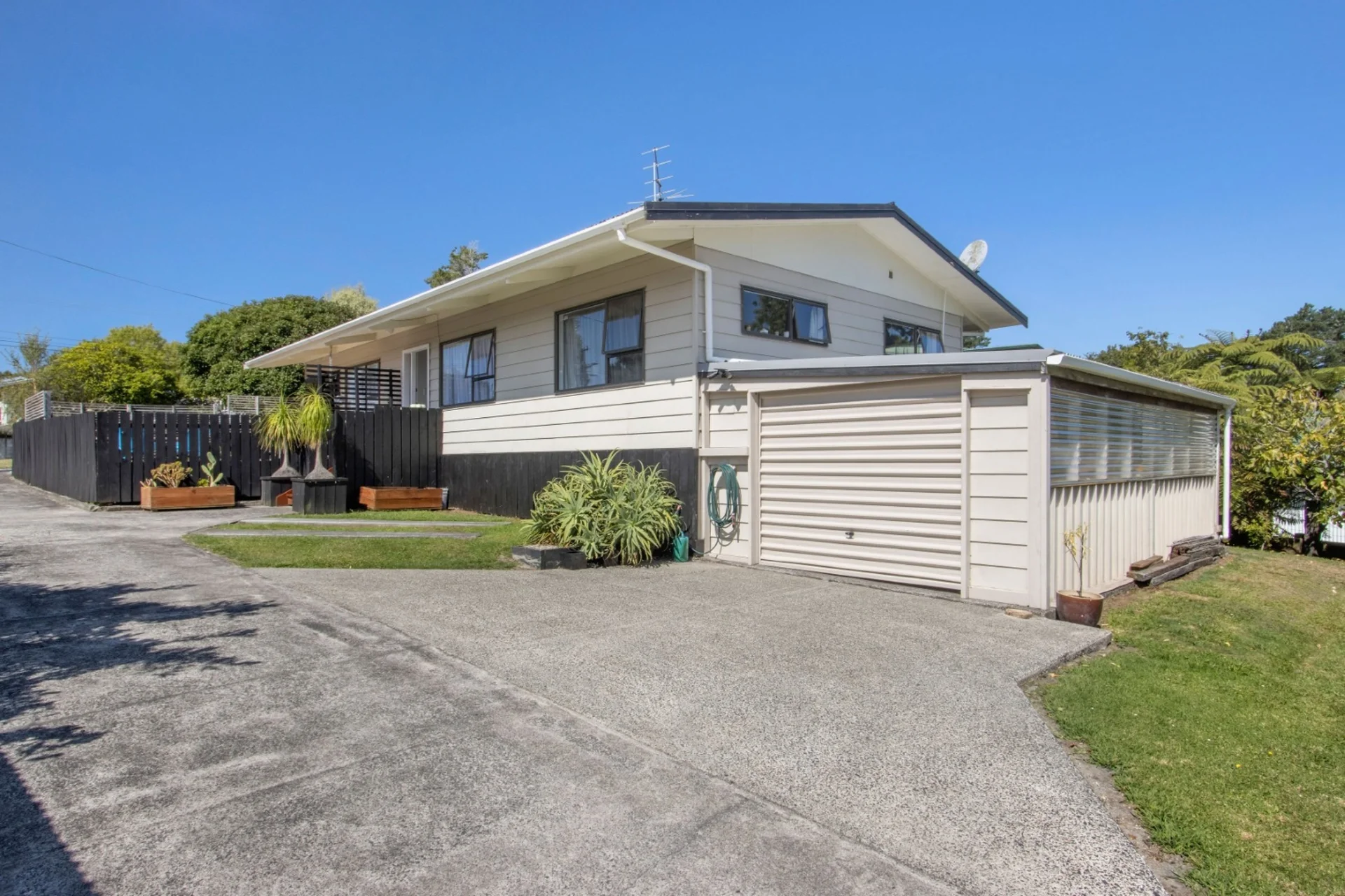44 Moresby Avenue
