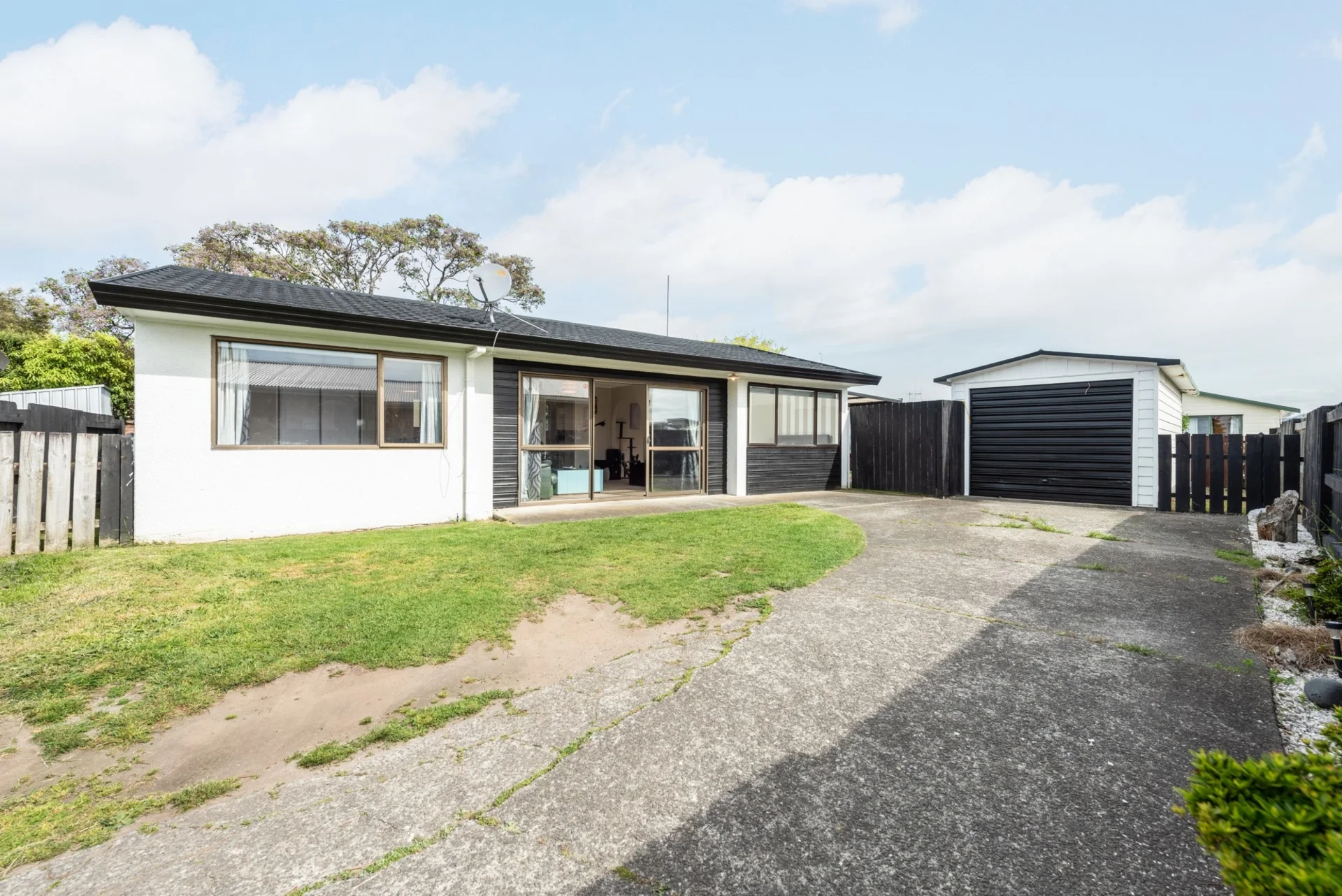 296C Dickson Road