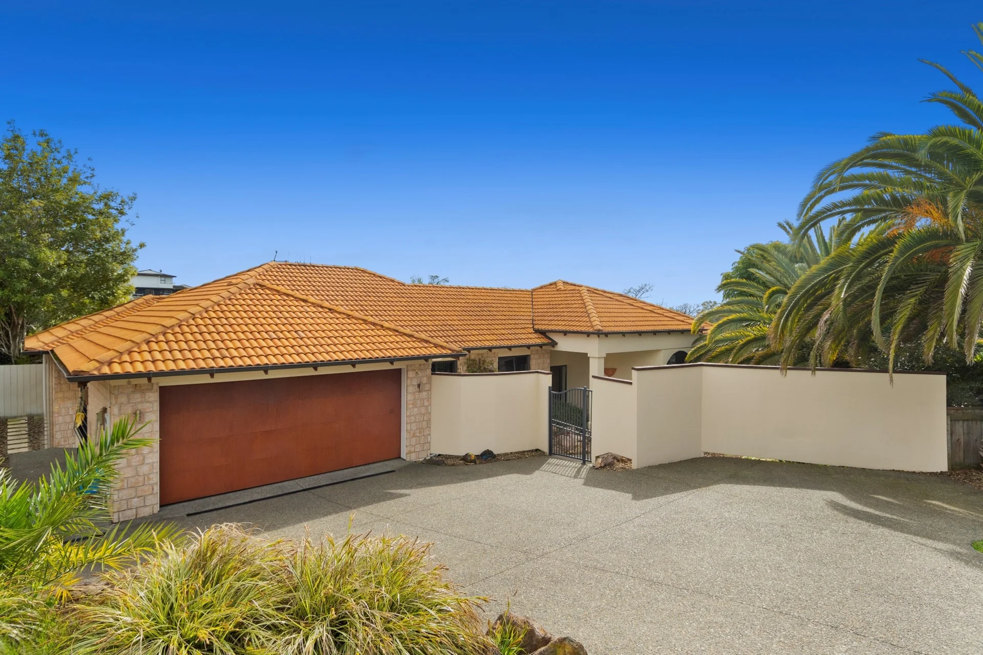 2 Eyres Place