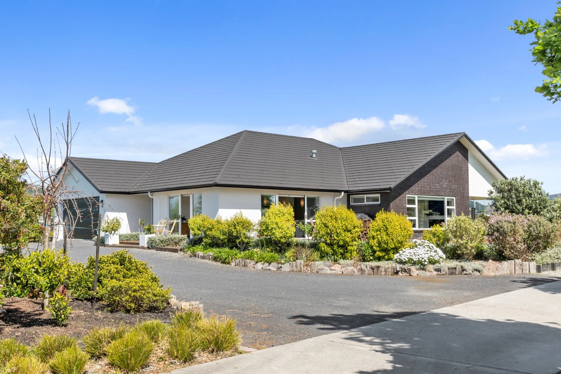 6 Royal Ascot Drive
