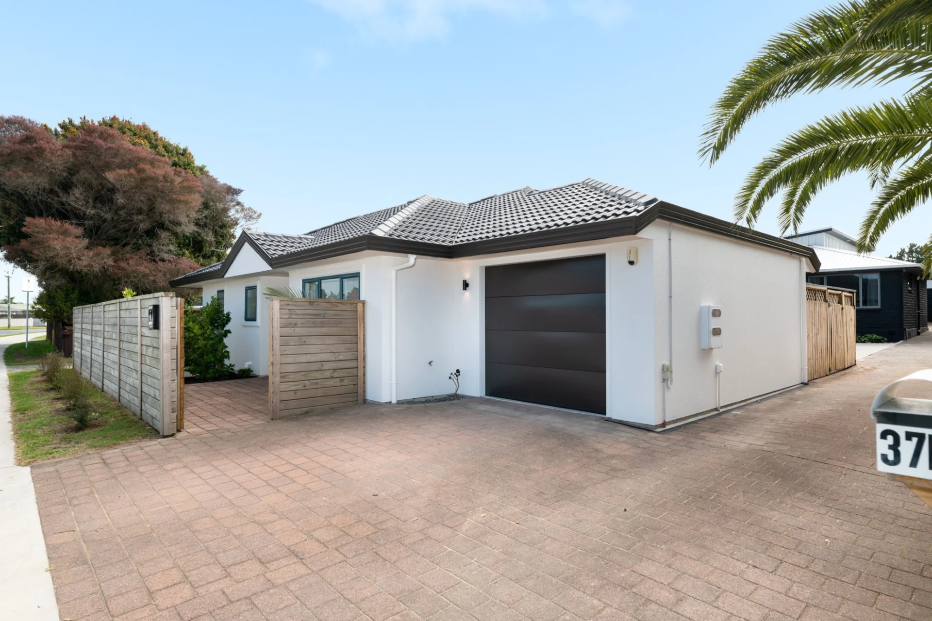 37A Links Avenue