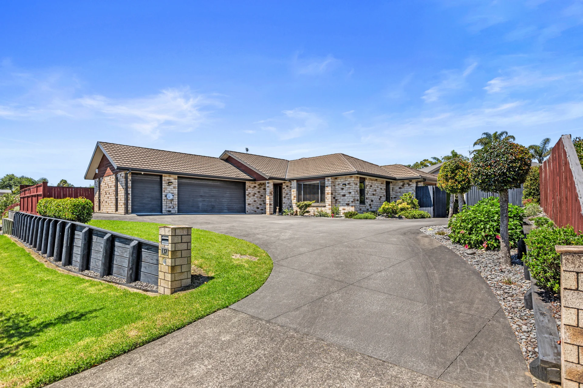 137 Rowesdale Drive