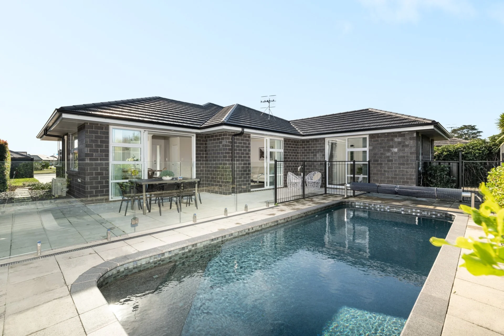7 Leet Crescent