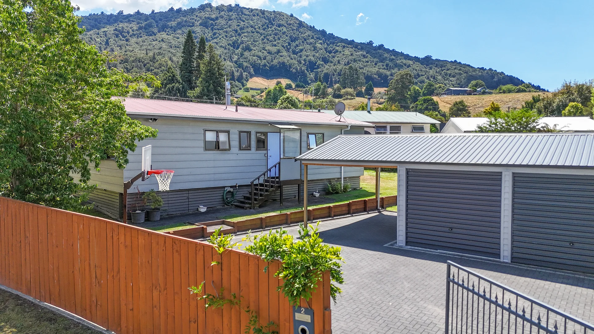 2 Bay Grove