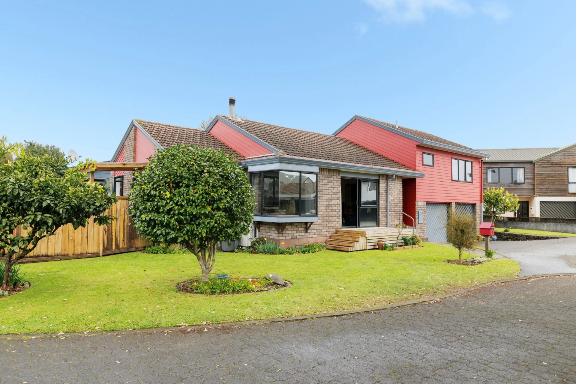 1A Hunter Way