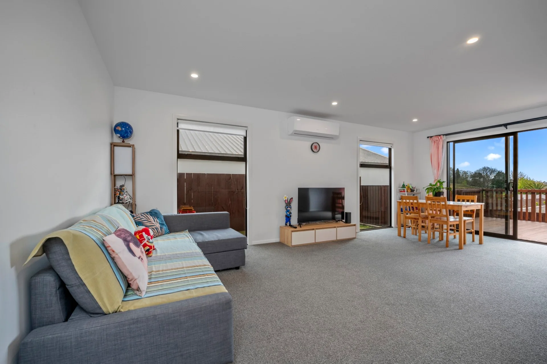 5 Amelia Way
