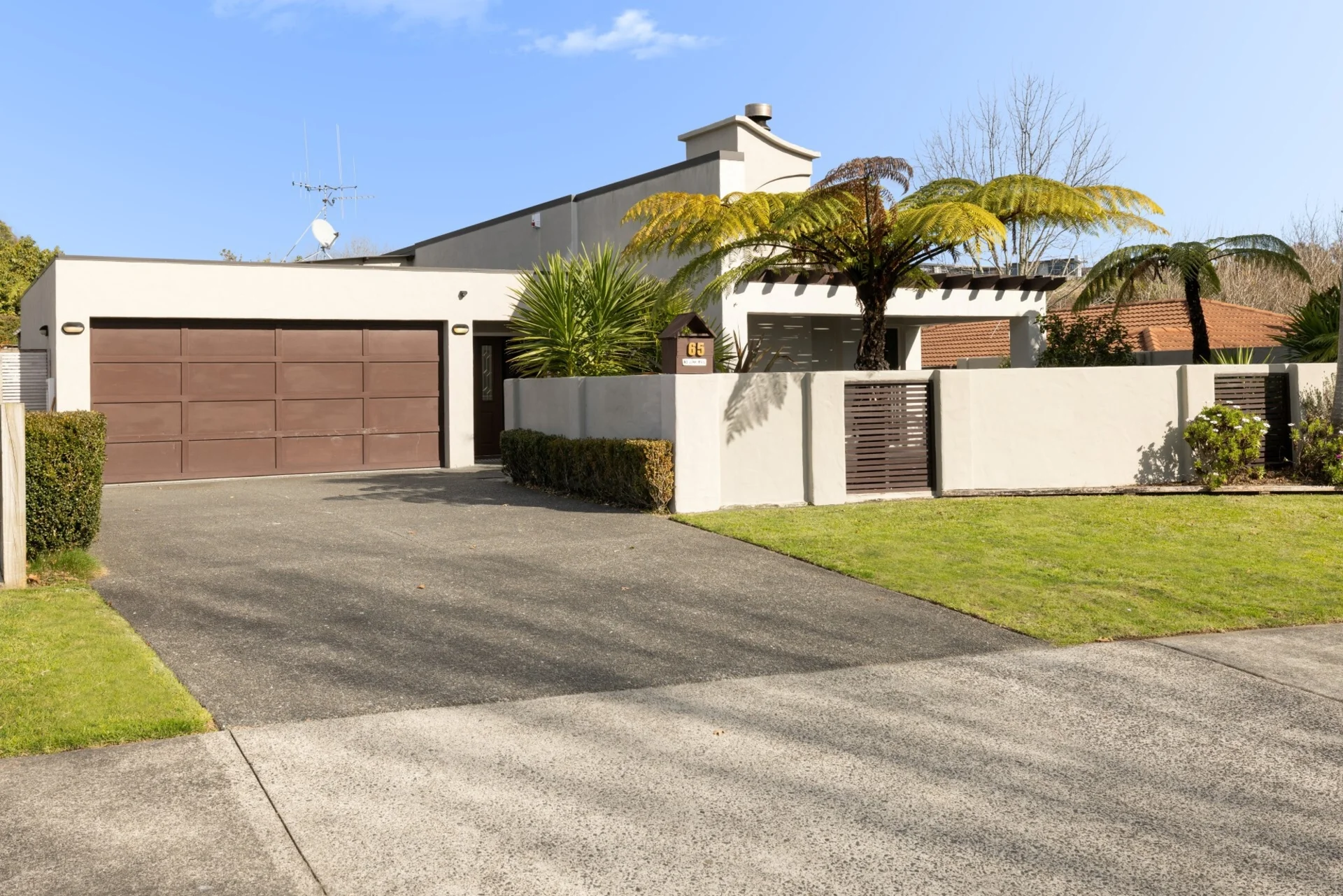 65 Rowesdale Drive