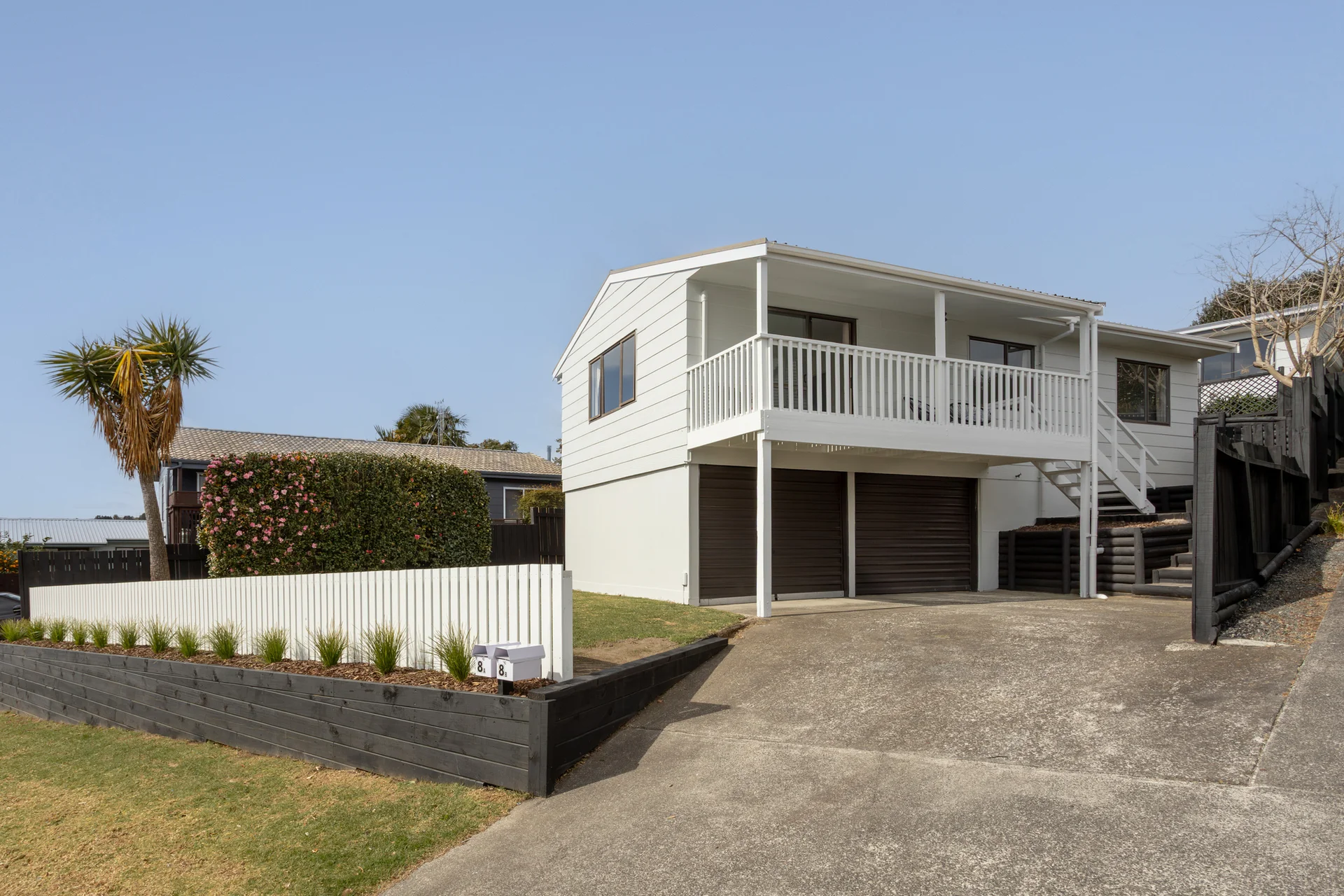 8A Snowden Street