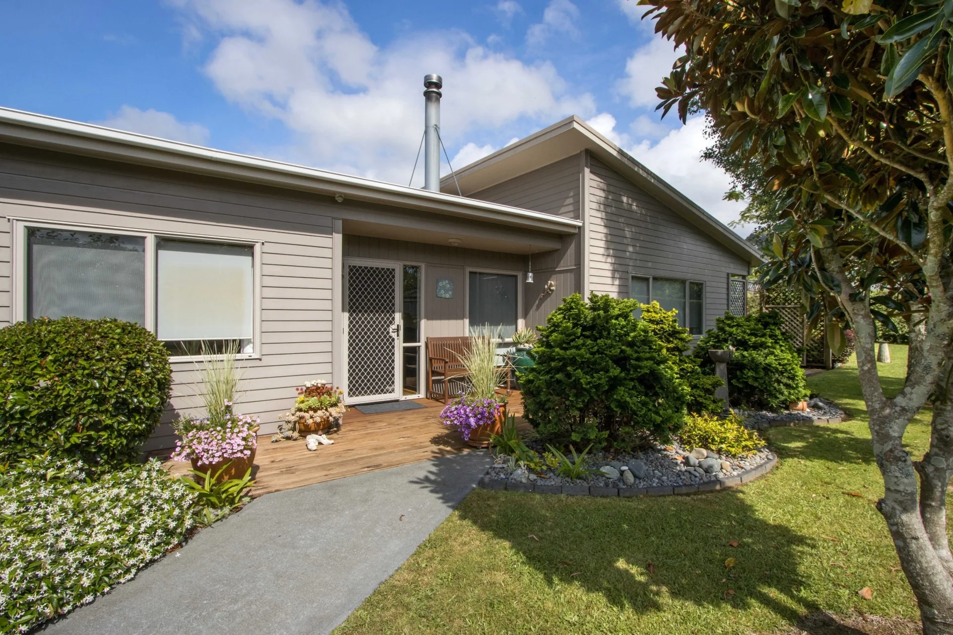 17 Kent Crescent