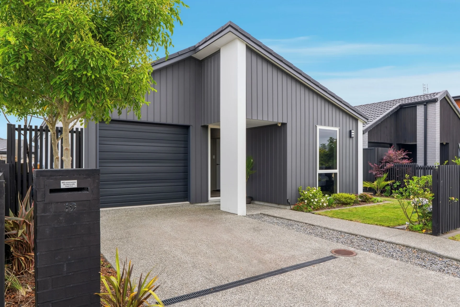10 Empire Crescent