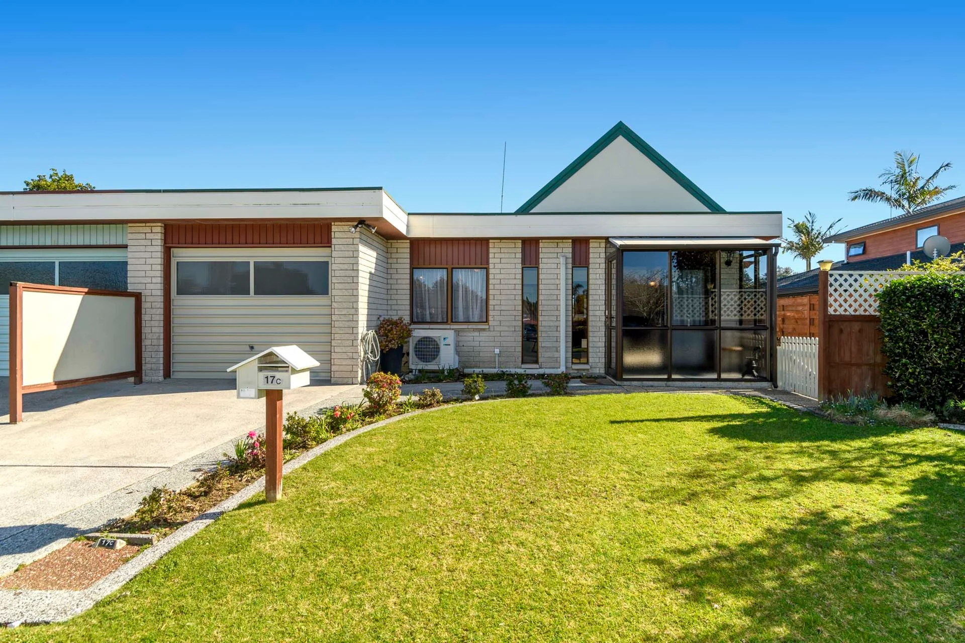 17C Meadowland Street