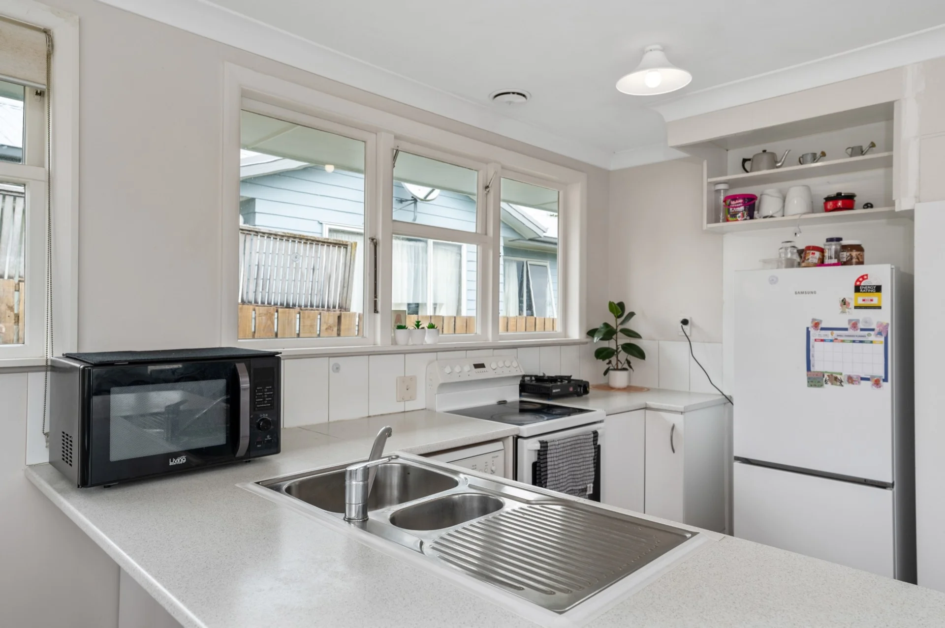 33 Henderson Crescent