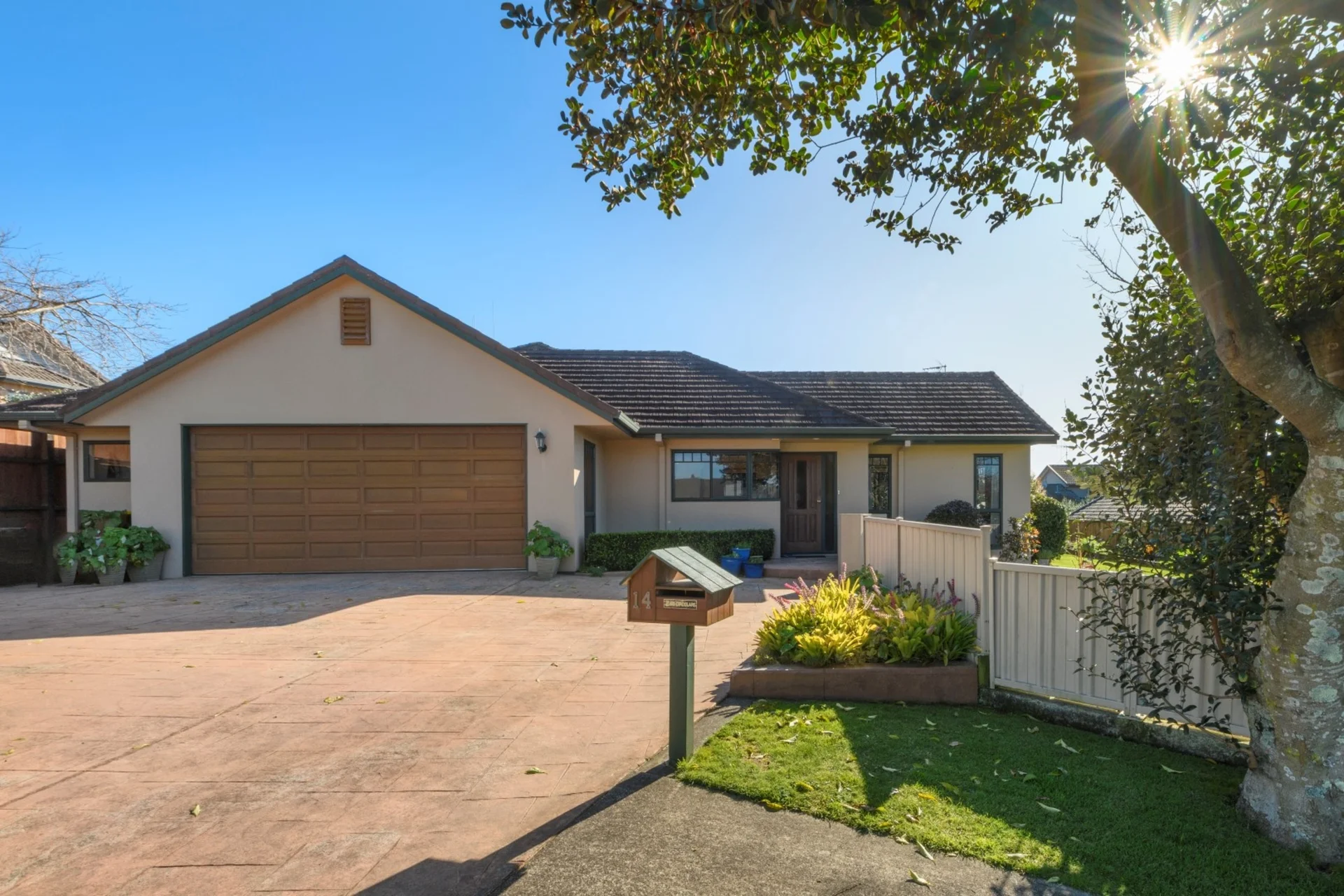 14 Braeburn Place