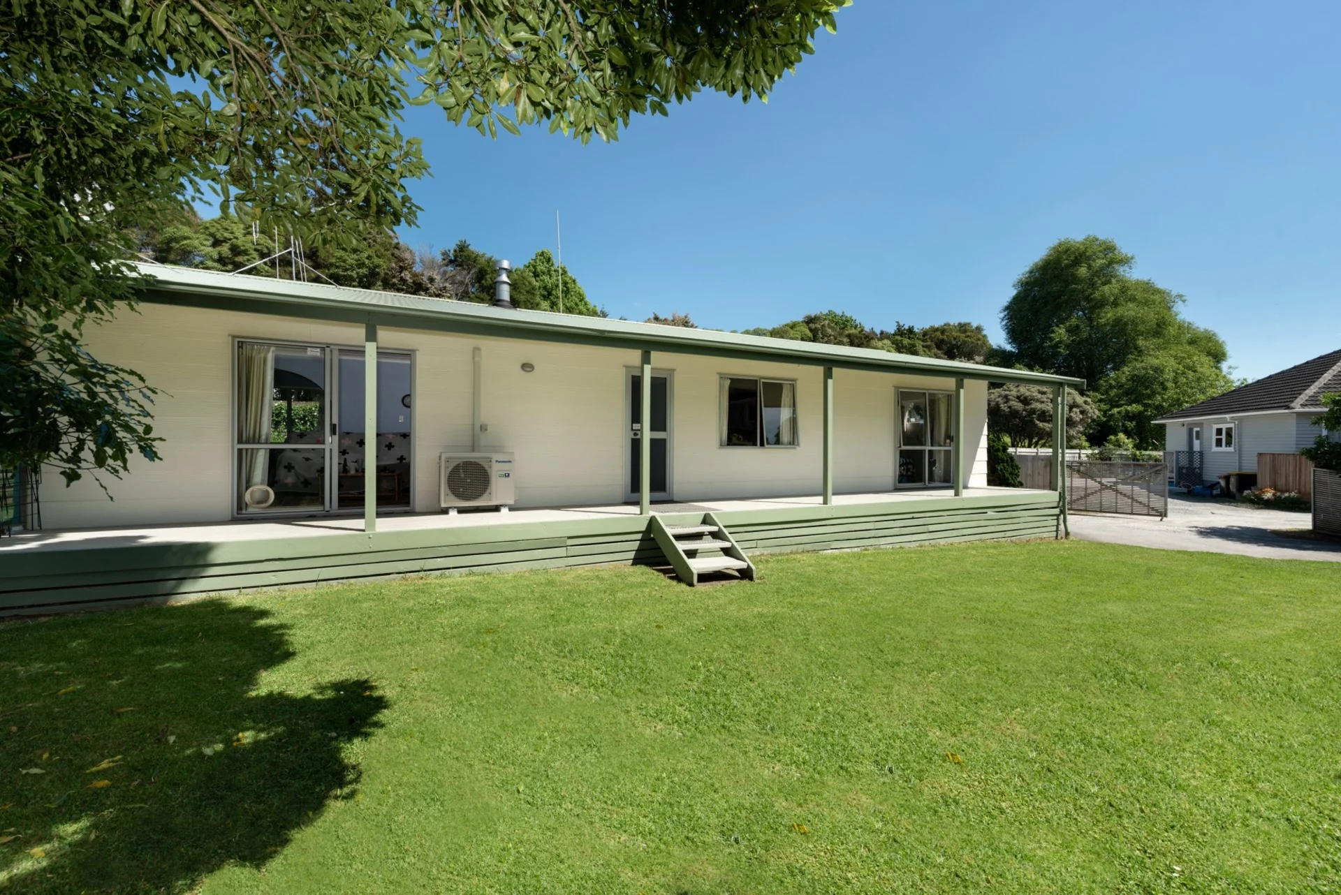 32 Meadowland Street
