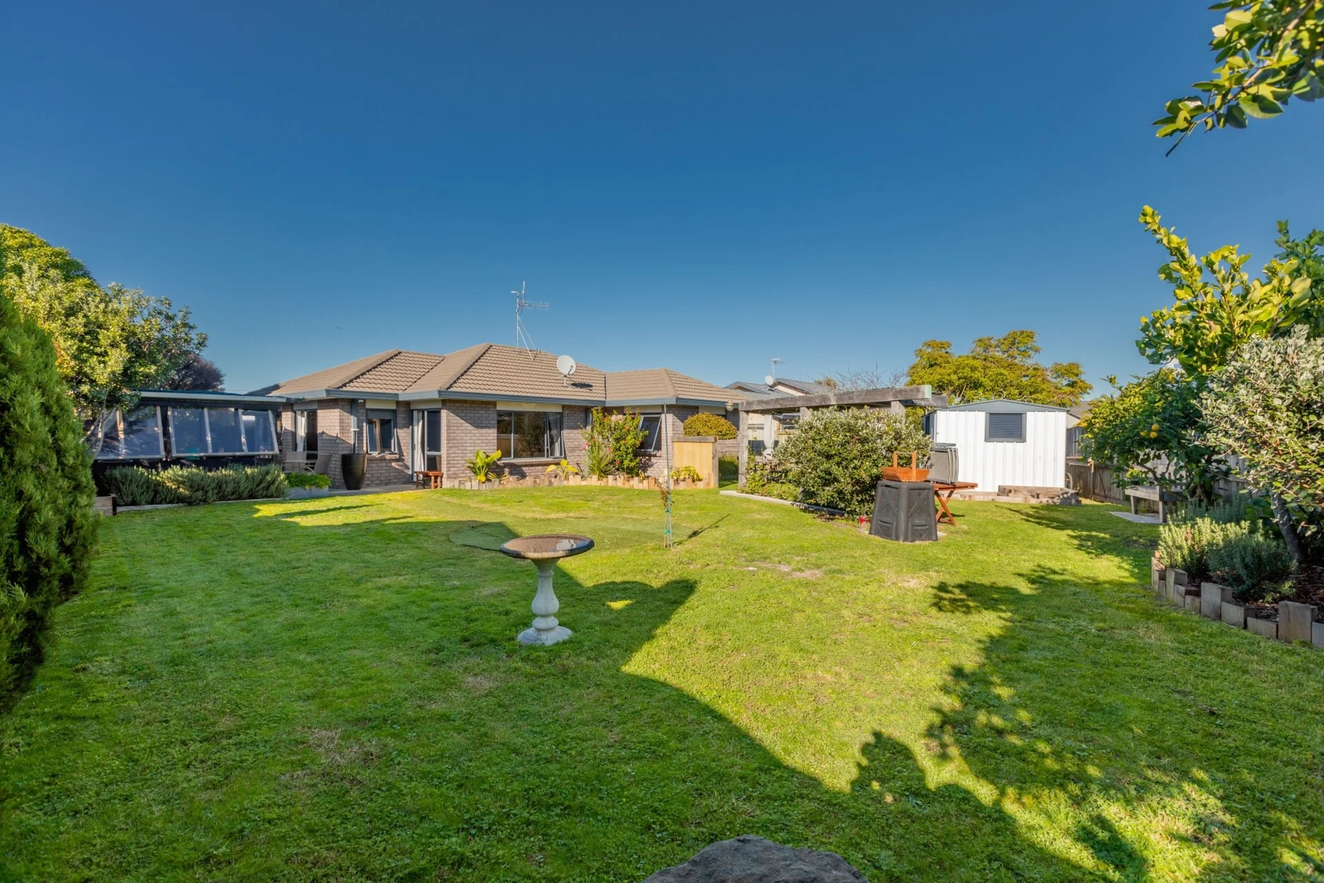 19 Katerini Grove
